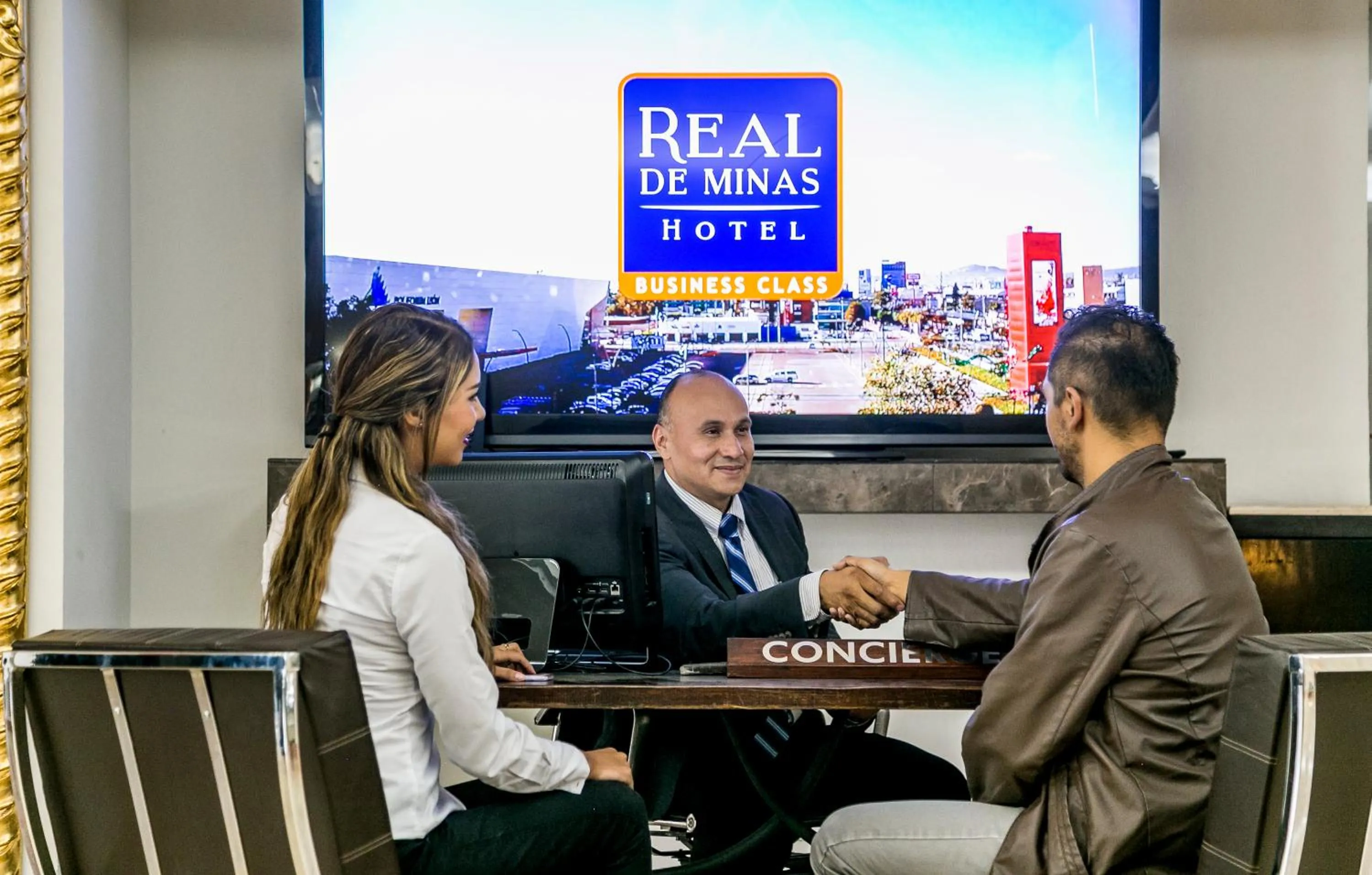 Guests in Imperio de Angeles Executive León Poliforum