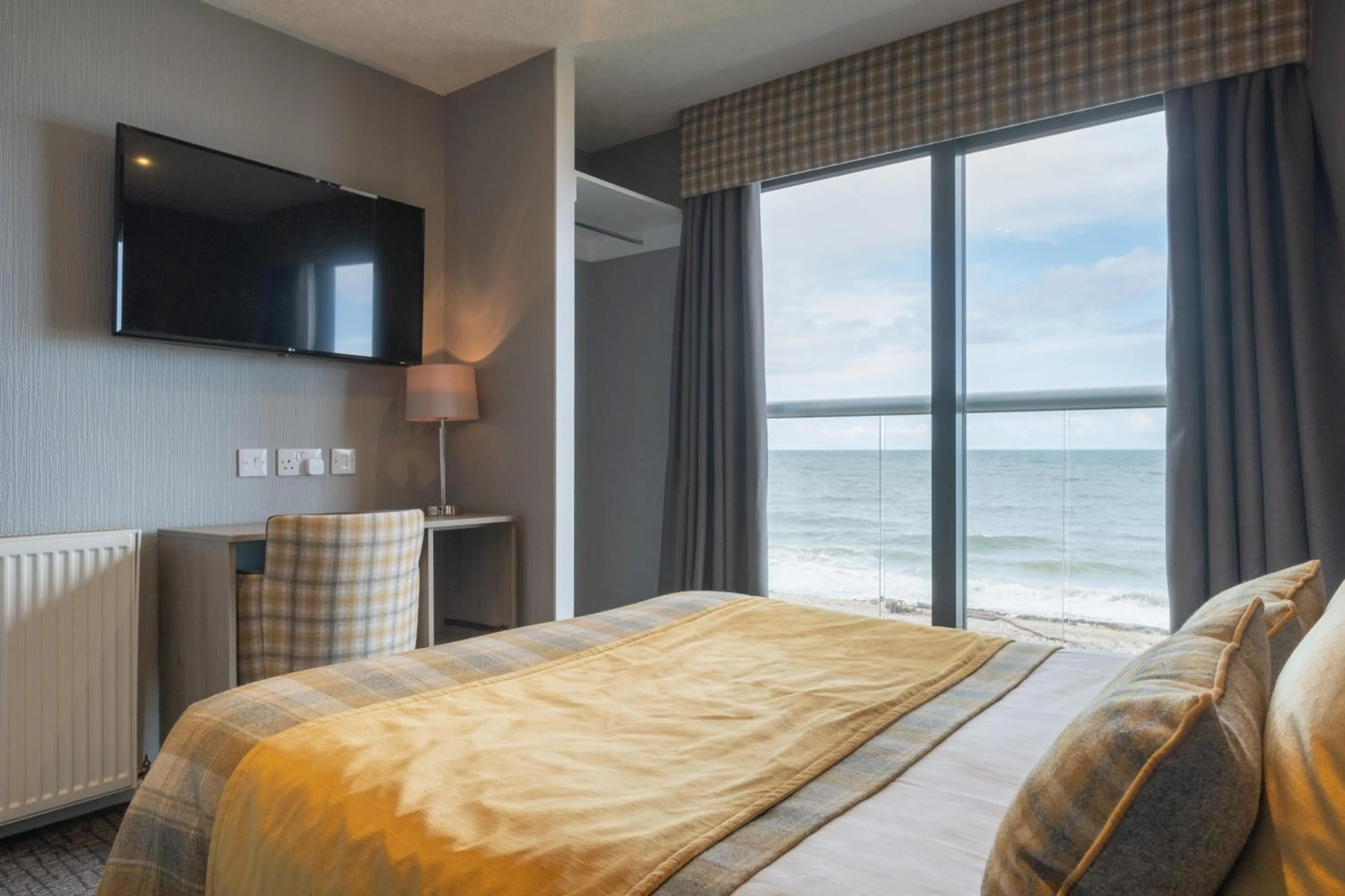 Sea view, Bed in Number 44 Hotel & Bar