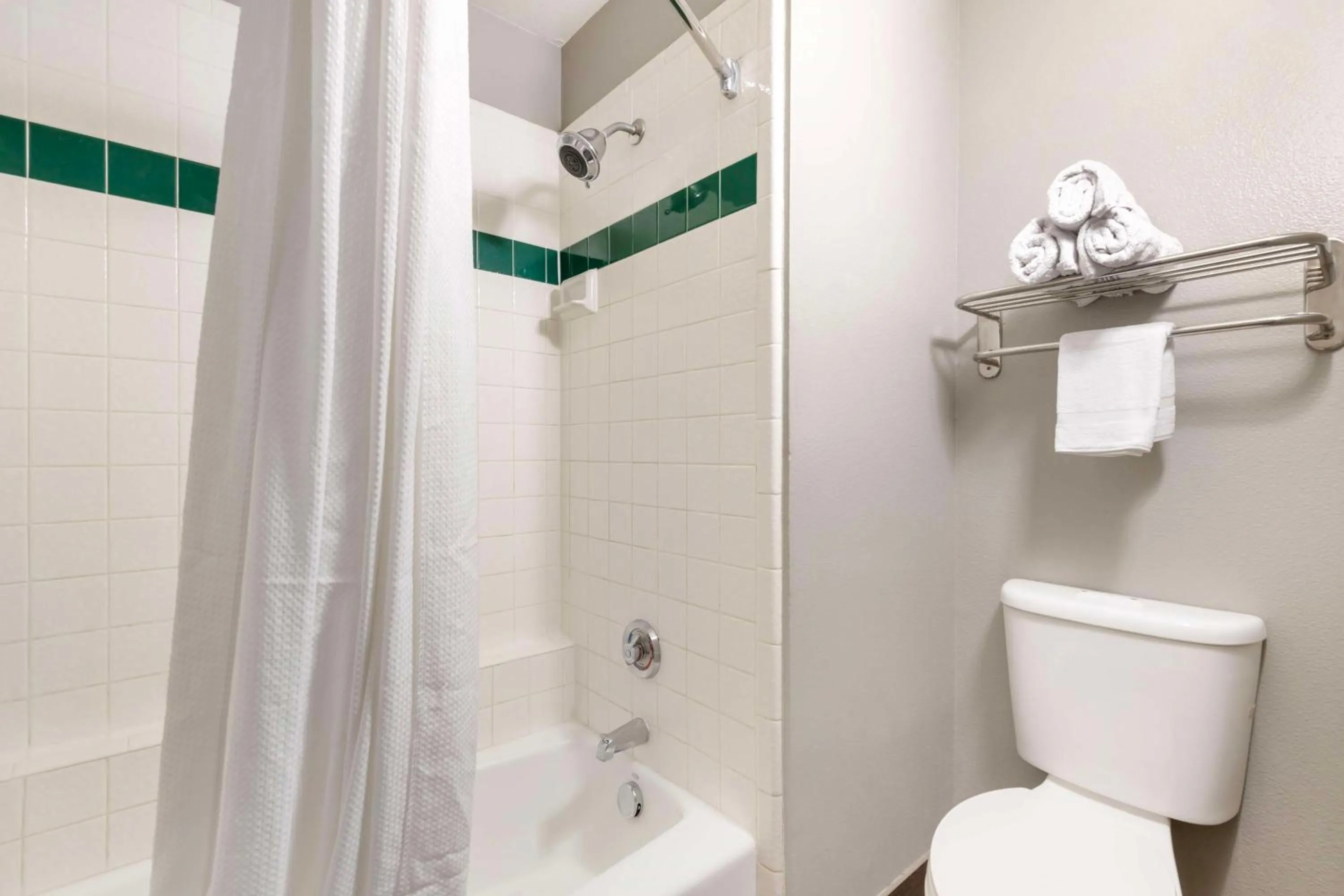 Bathroom in Best Western near Lackland AFB SeaWorld