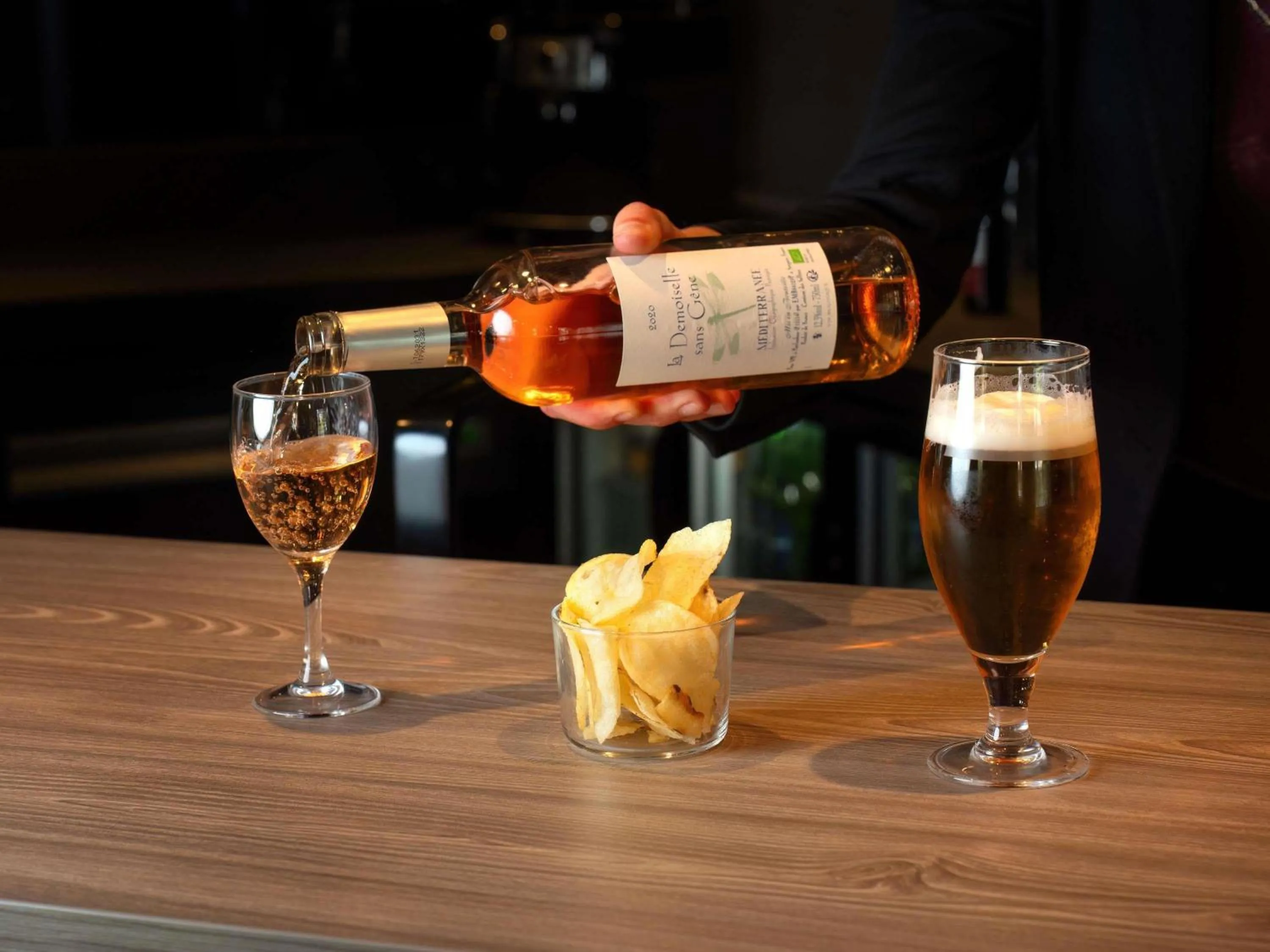 Lounge or bar in ibis Cergy Pontoise Le Port