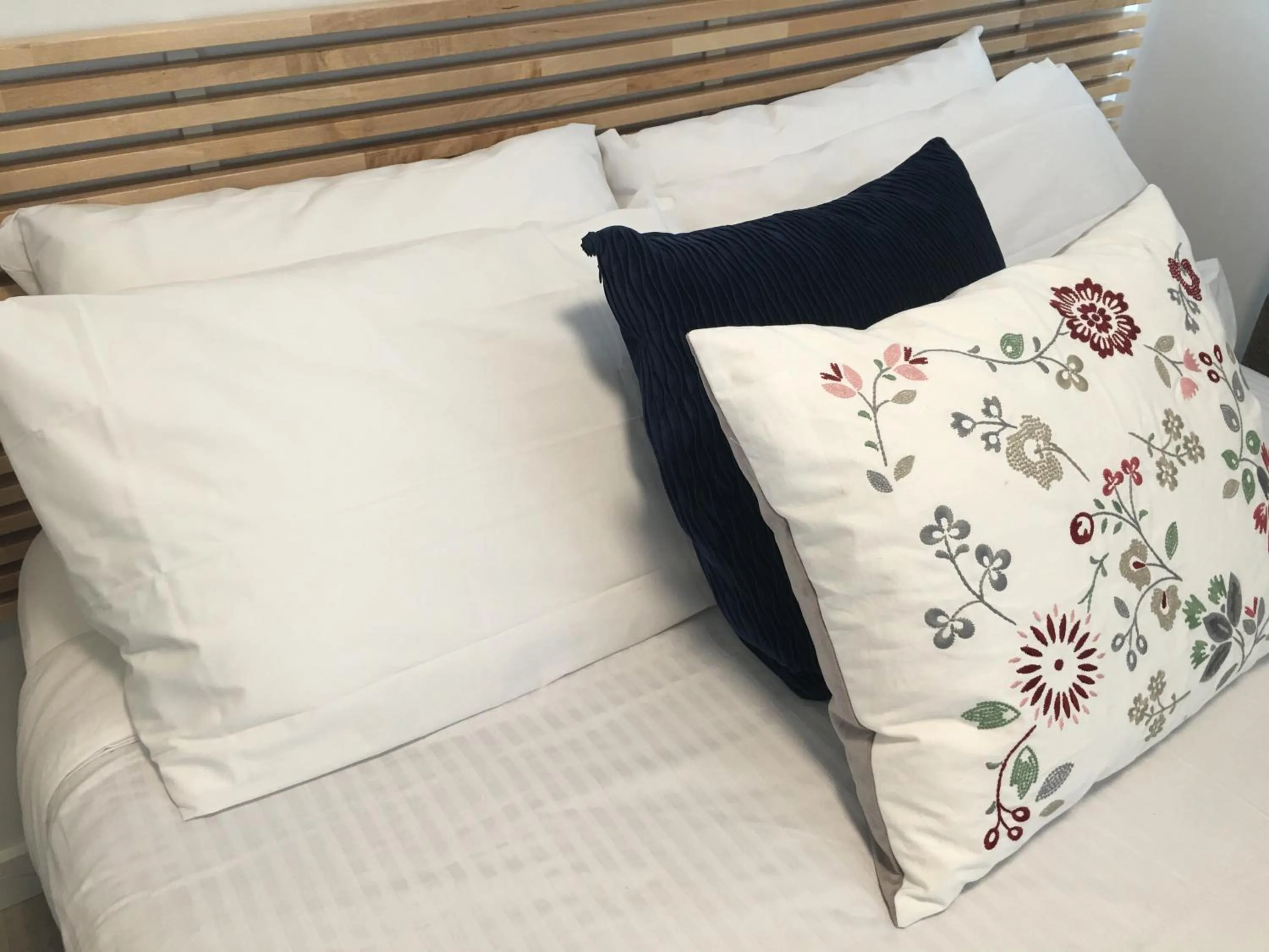 Decorative detail, Bed in The Inn on College