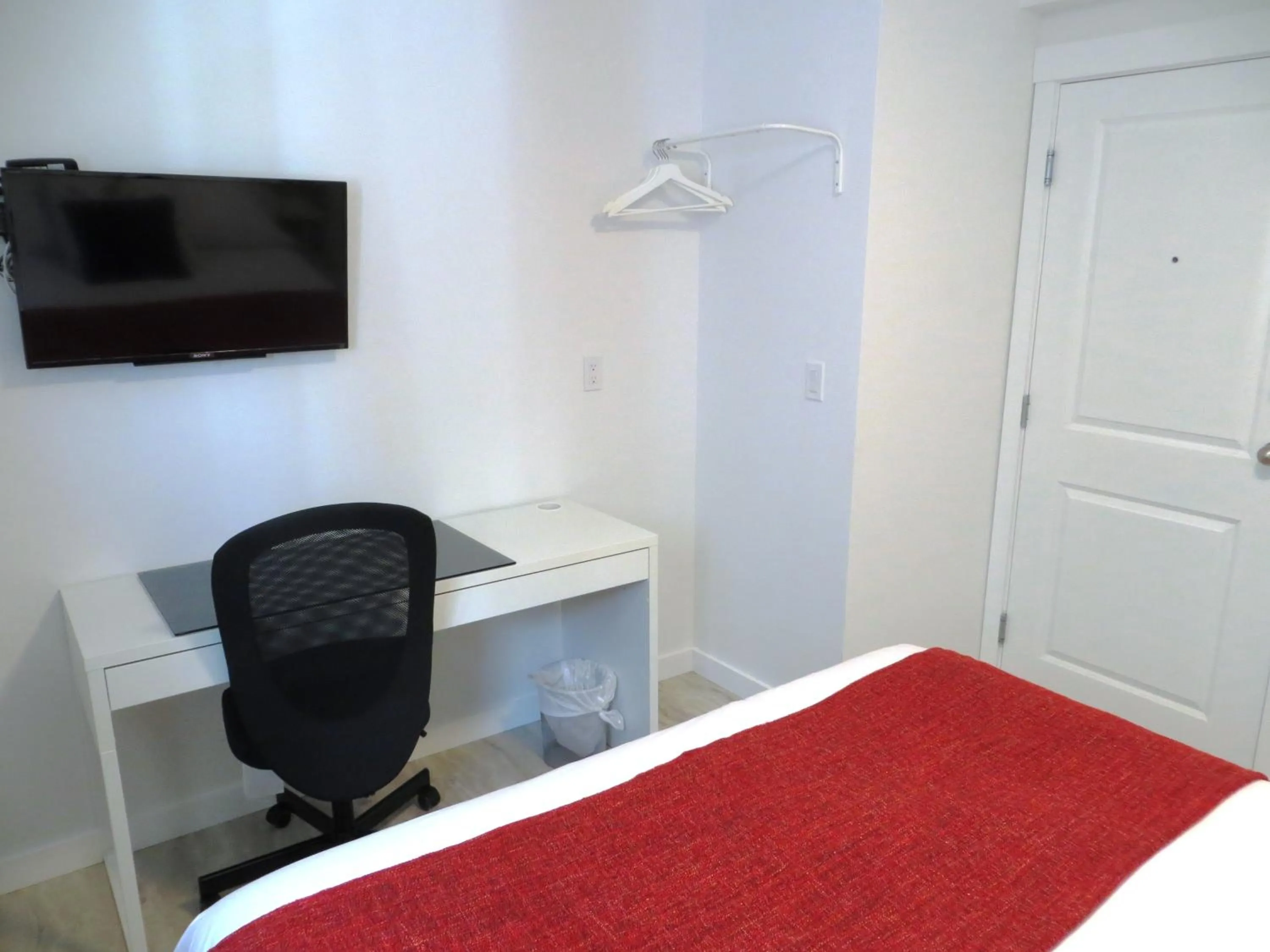 TV and multimedia, Bed in The Inn on College