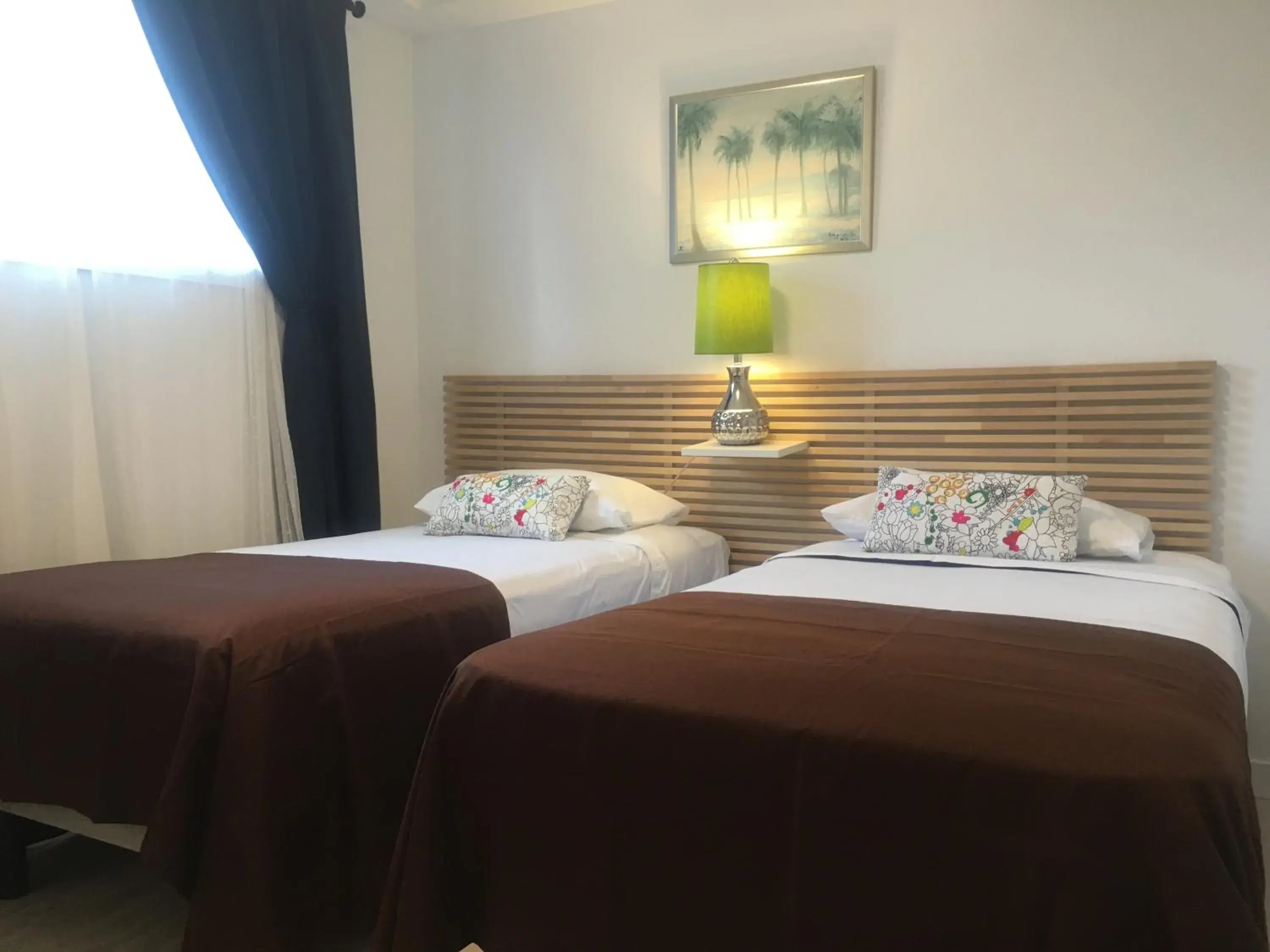 Economy Twin Room in The Inn on College Economy Twin Room in The Inn on College