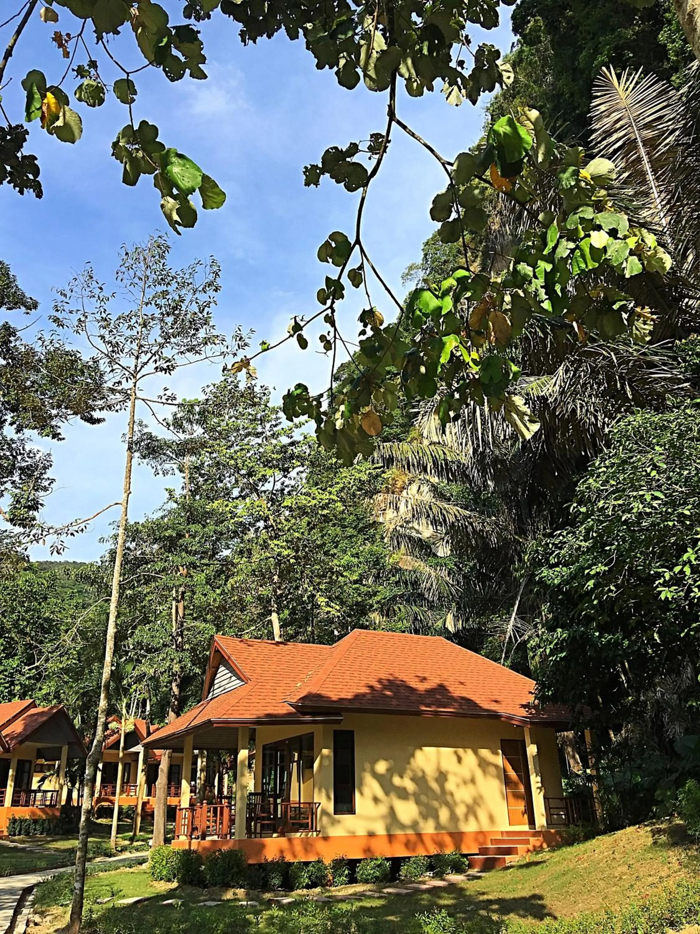 Property building in Tonsai Bay Resort