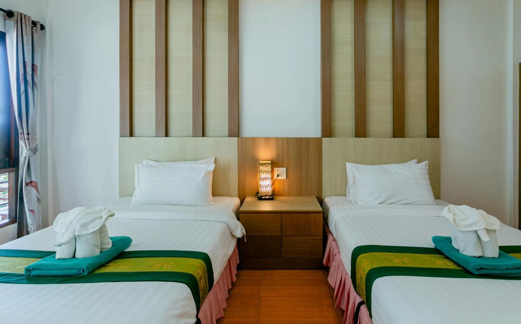 Bedroom, Bed in Tonsai Bay Resort