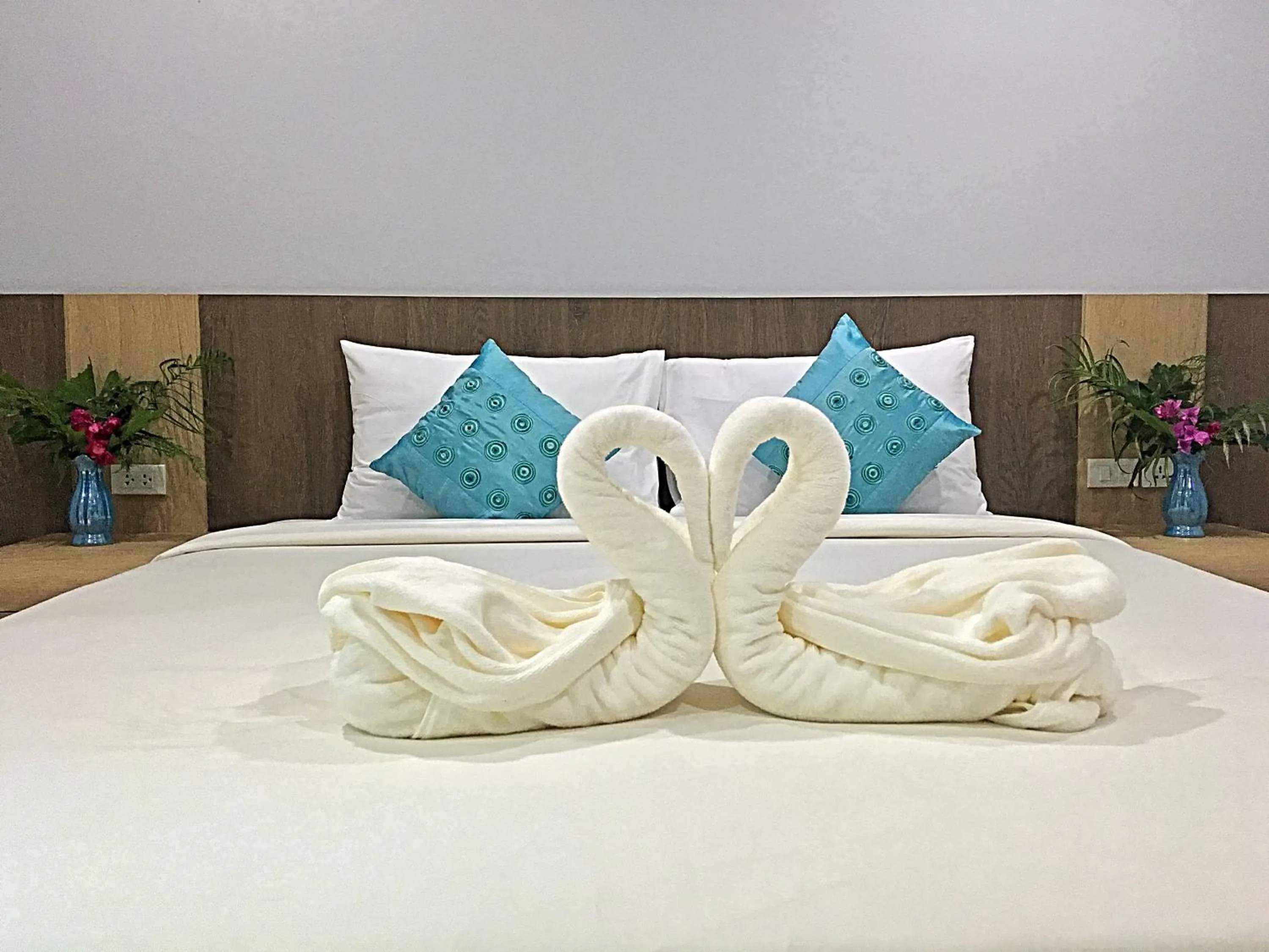 Bed in Tonsai Bay Resort