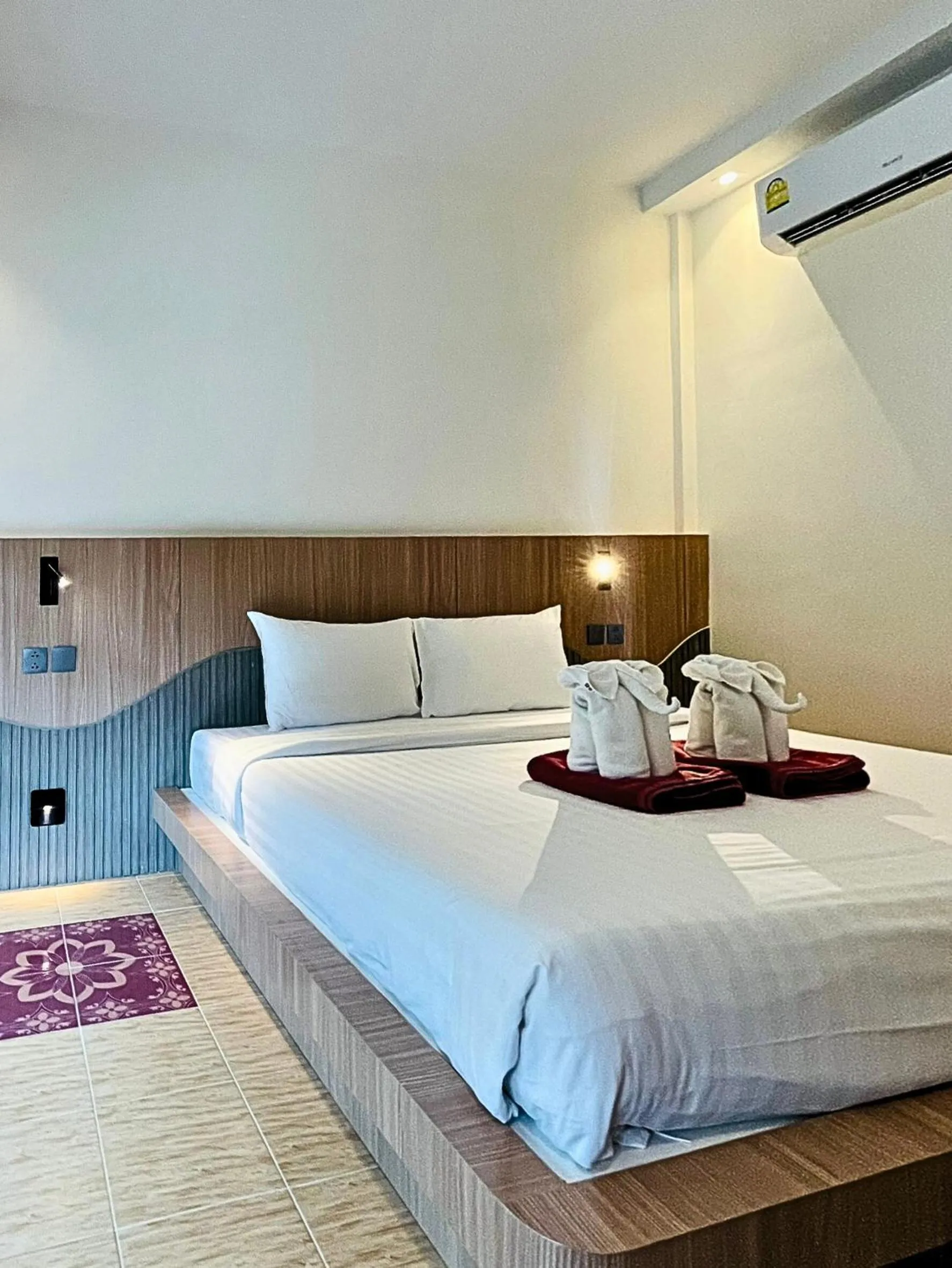 Bed in Tonsai Bay Resort