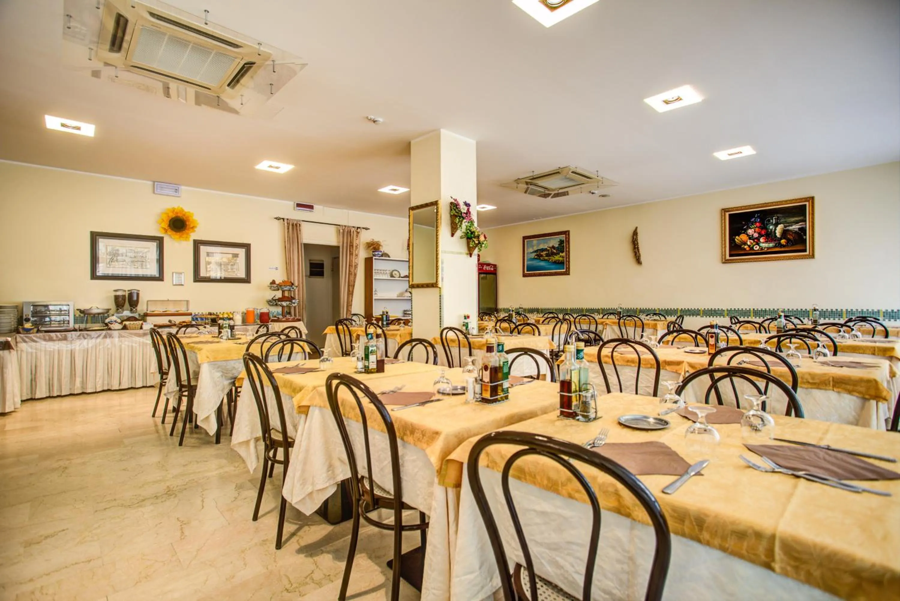Restaurant/places to eat in Hotel Tiziana