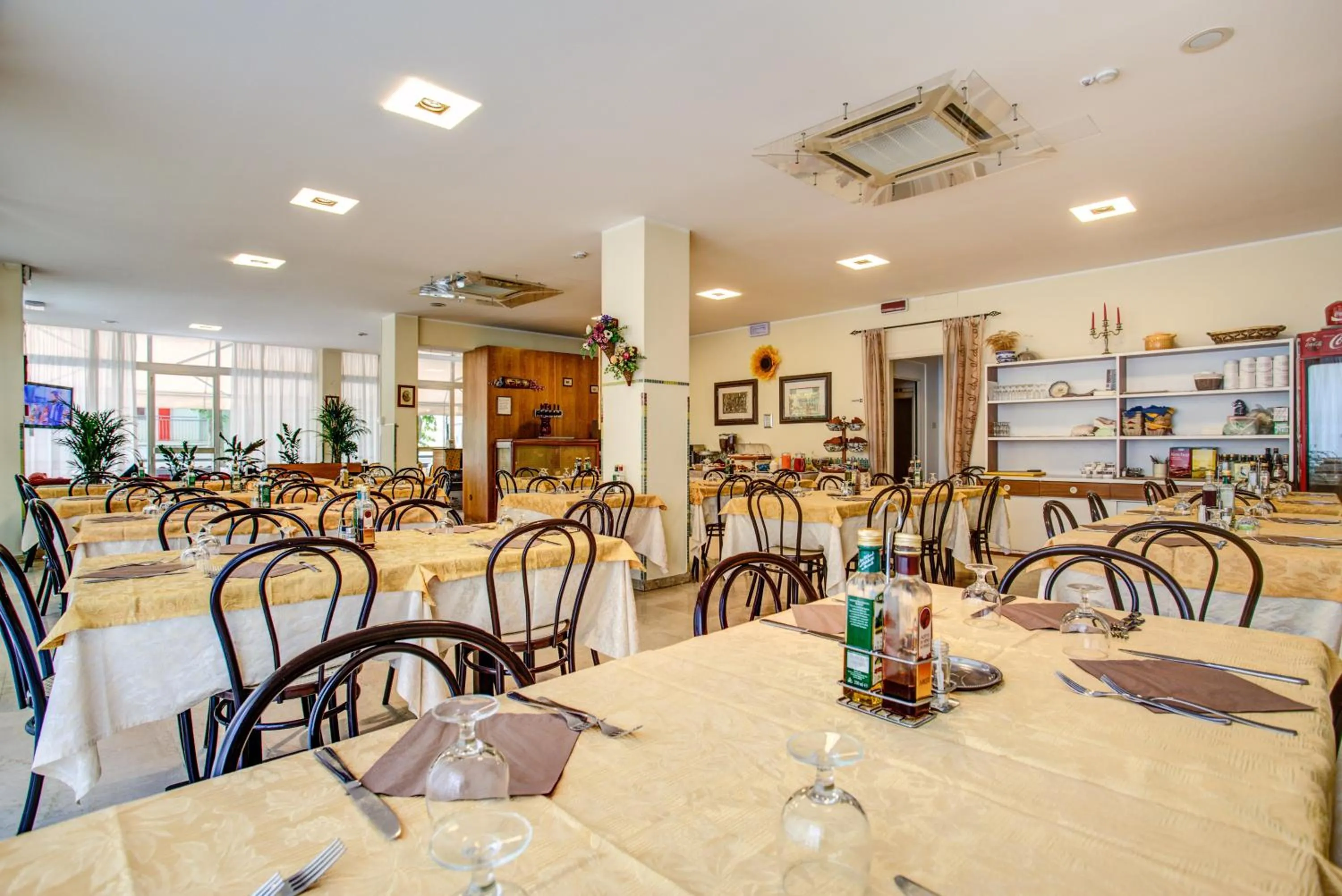 Restaurant/places to eat in Hotel Tiziana