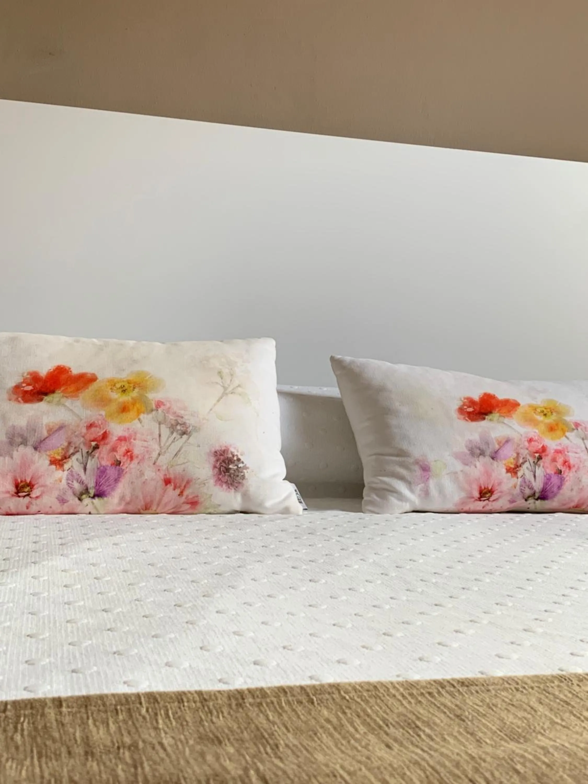 Bed in Hotel Restaurant Llansola