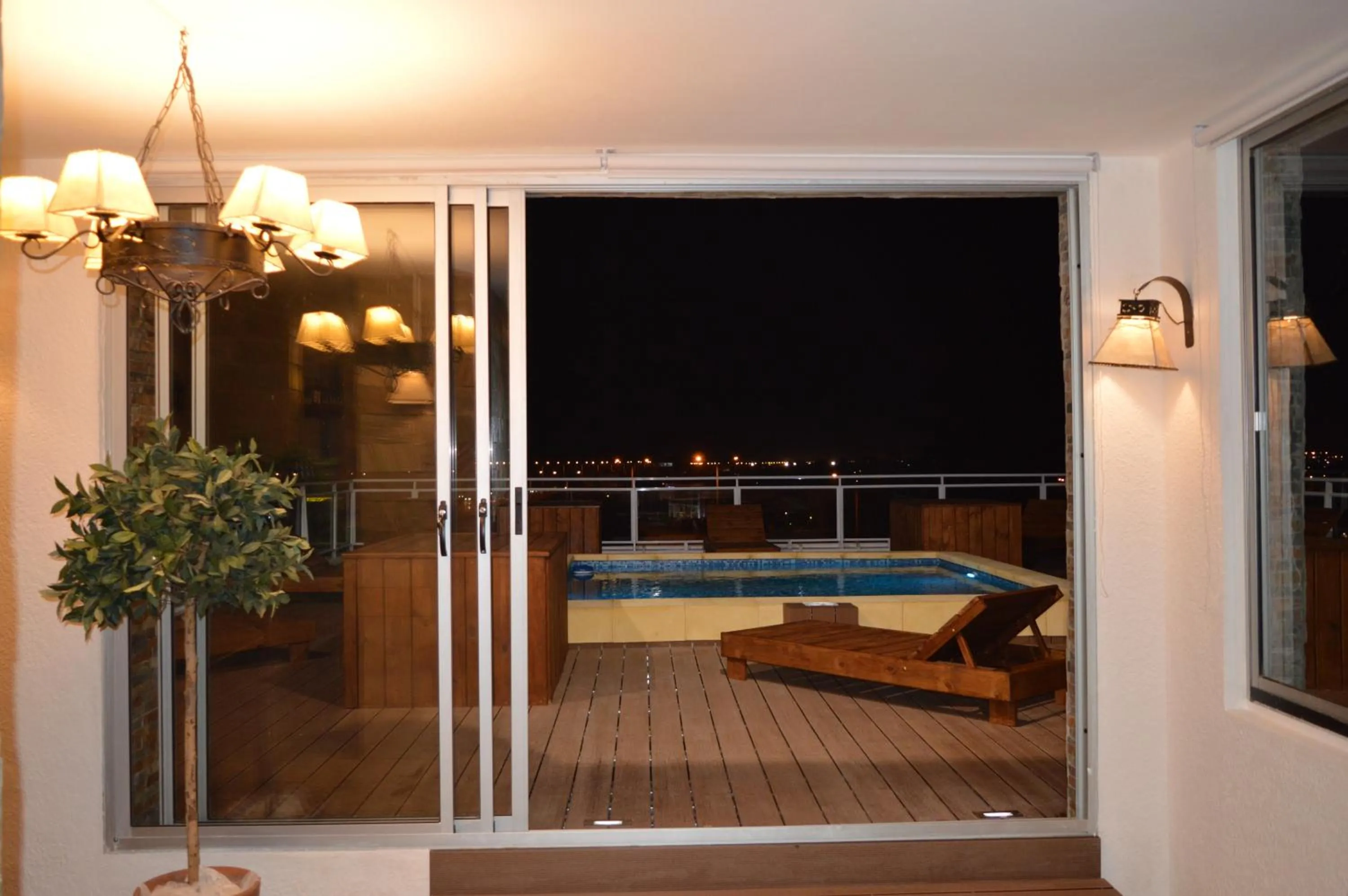 Pool view in Hotel Bahamas