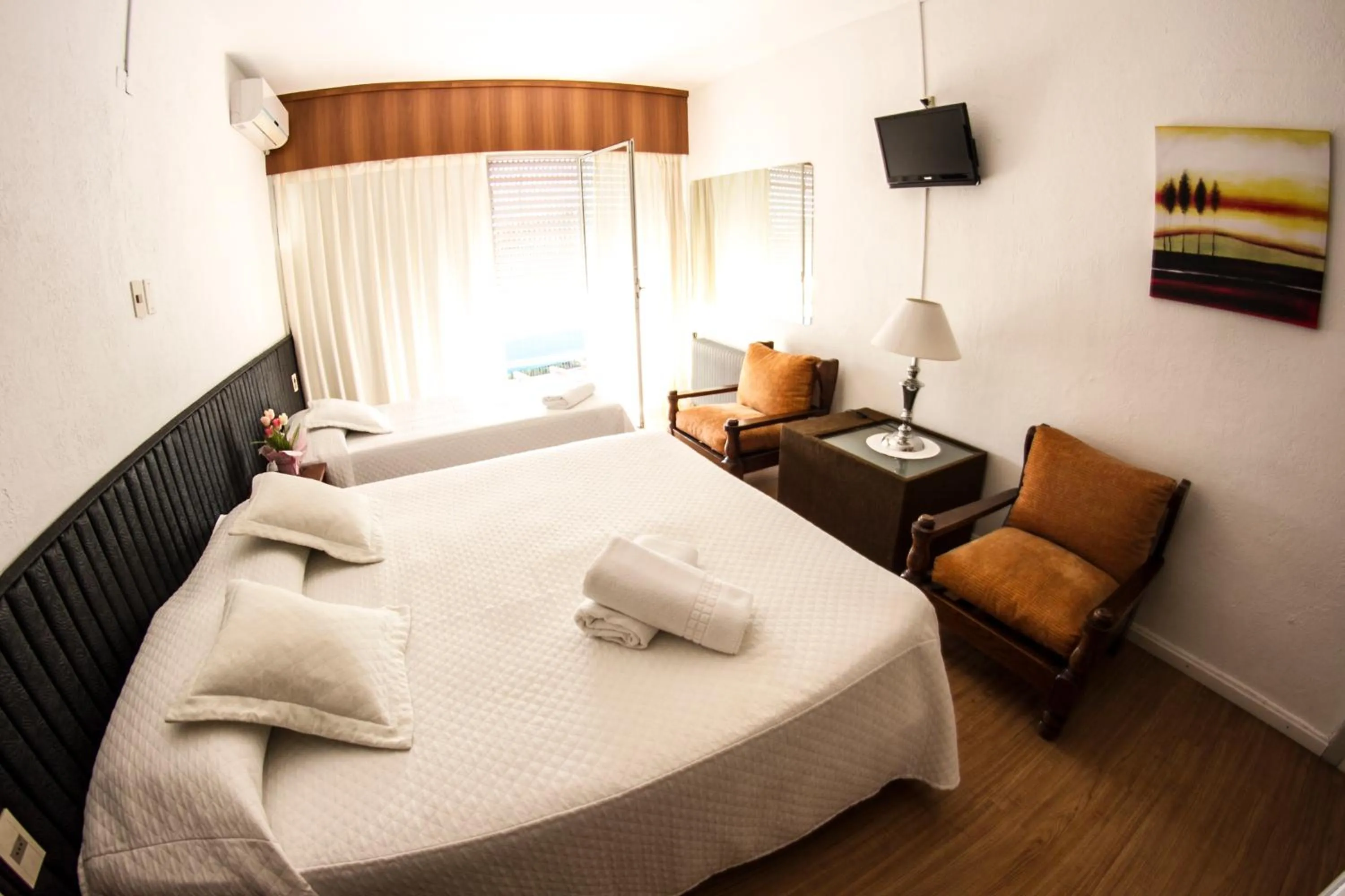 Photo of the whole room, Bed in Hotel Bahamas