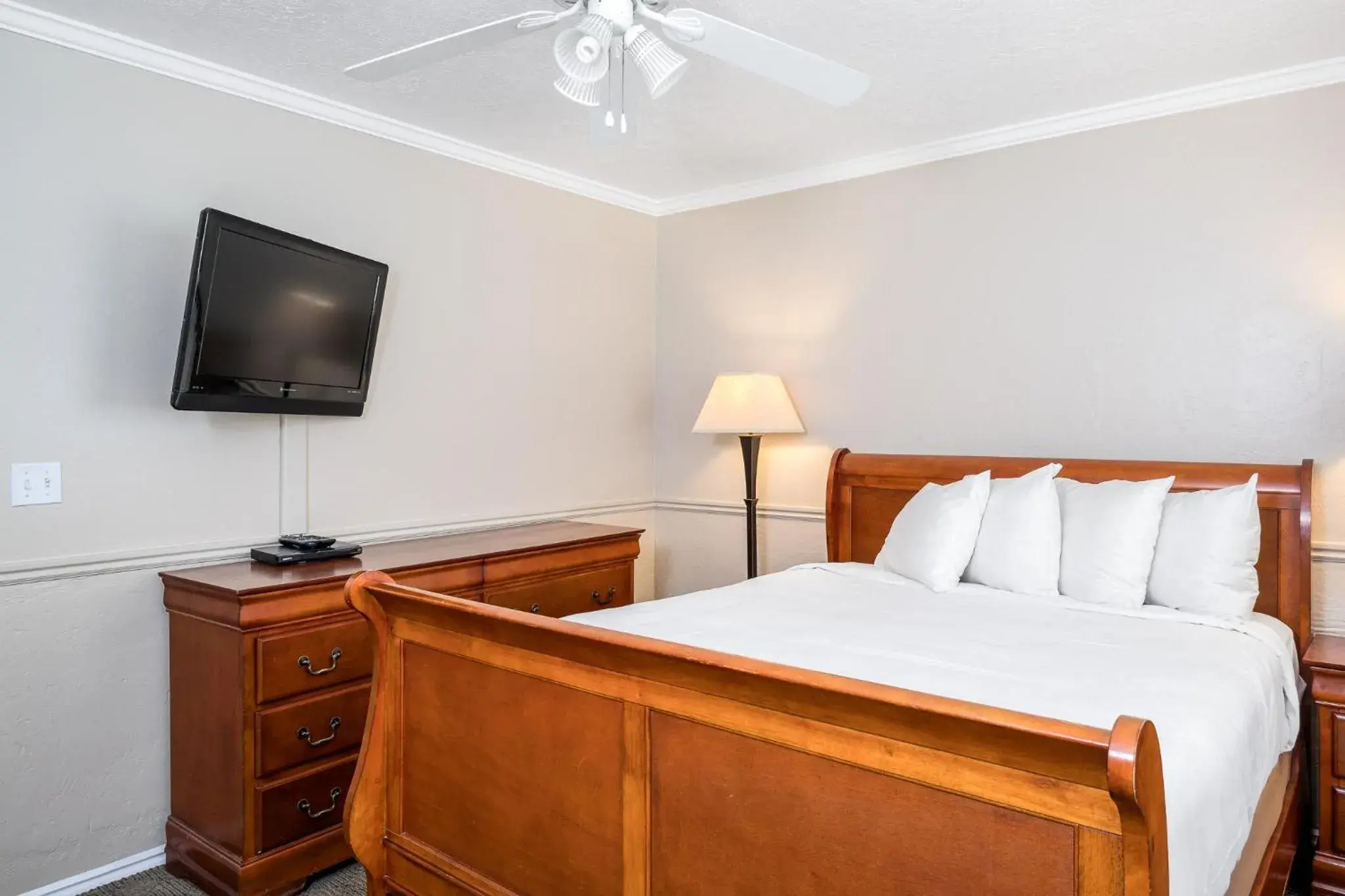 Standard Two-Bedroom Apartment in Sweetwater Lift Lodge Standard Two-Bedroom Apartment in Sweetwater Lift Lodge