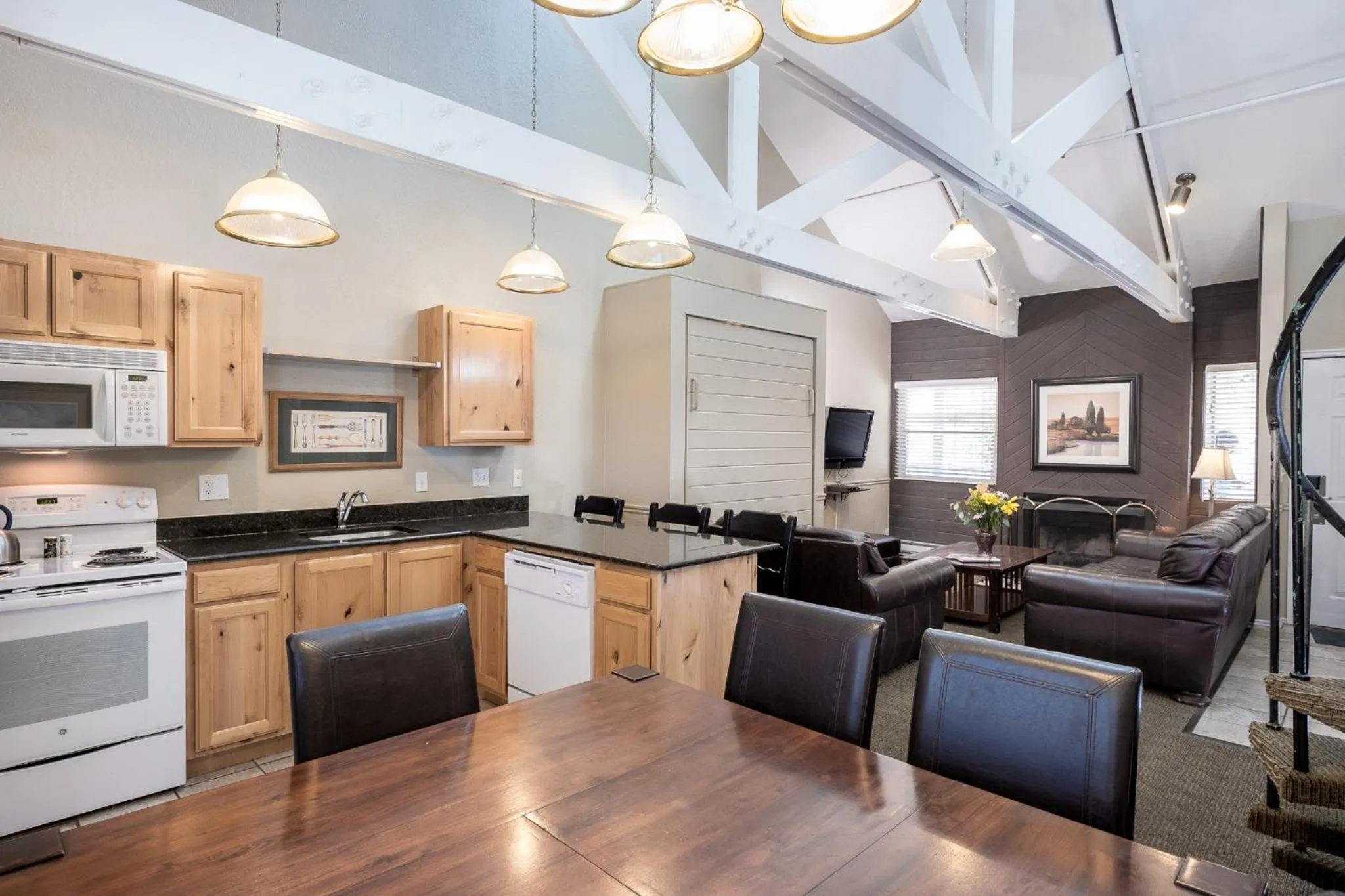 Dining area in Sweetwater Lift Lodge