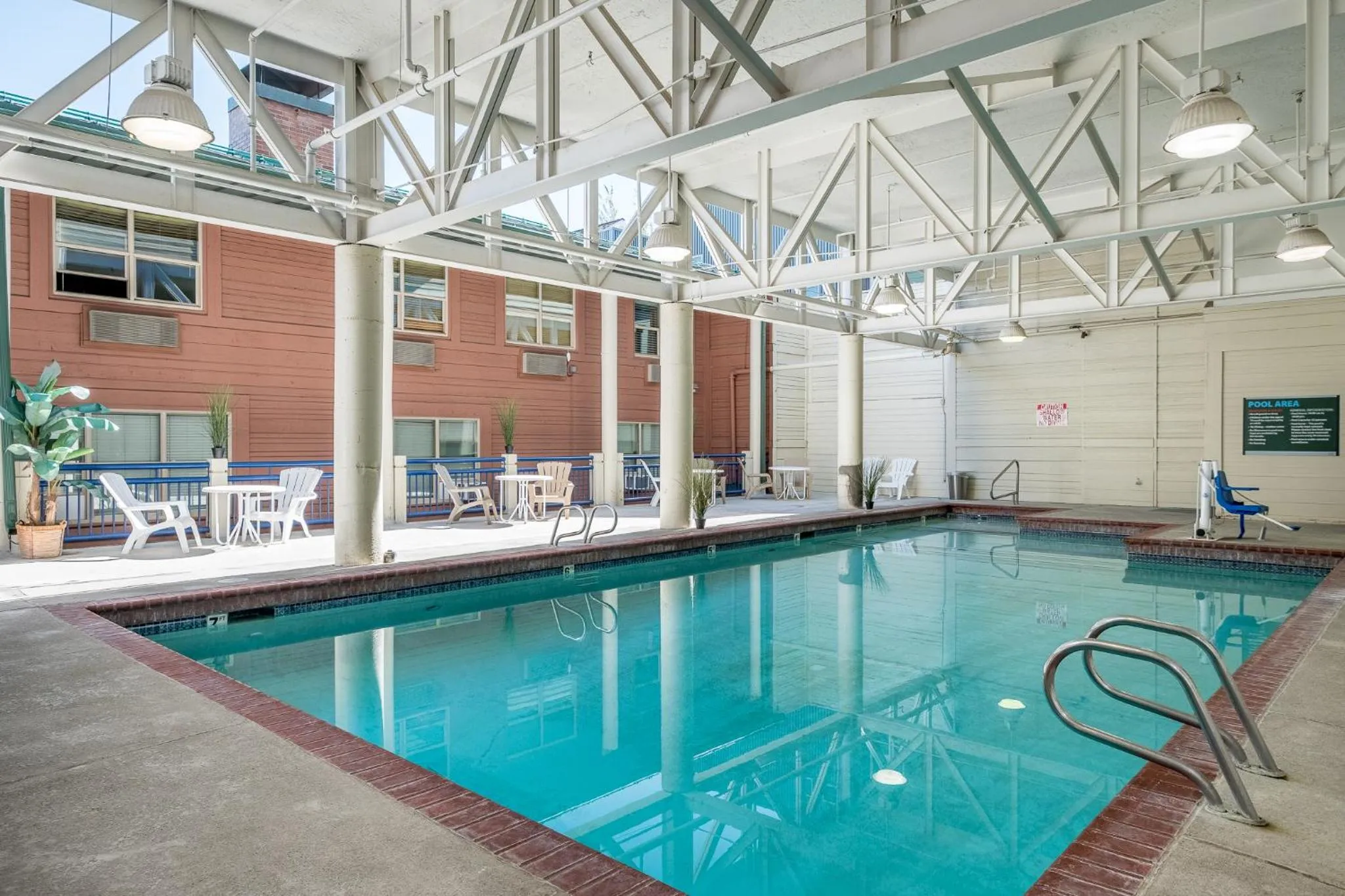 Swimming pool in Sweetwater Lift Lodge