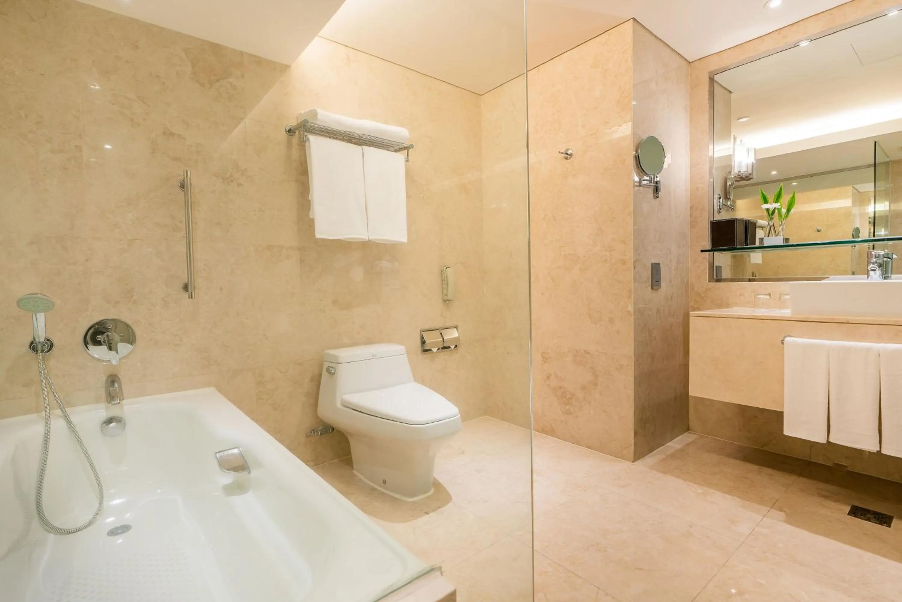 Bathroom in Holiday Inn Bangkok Silom by IHG