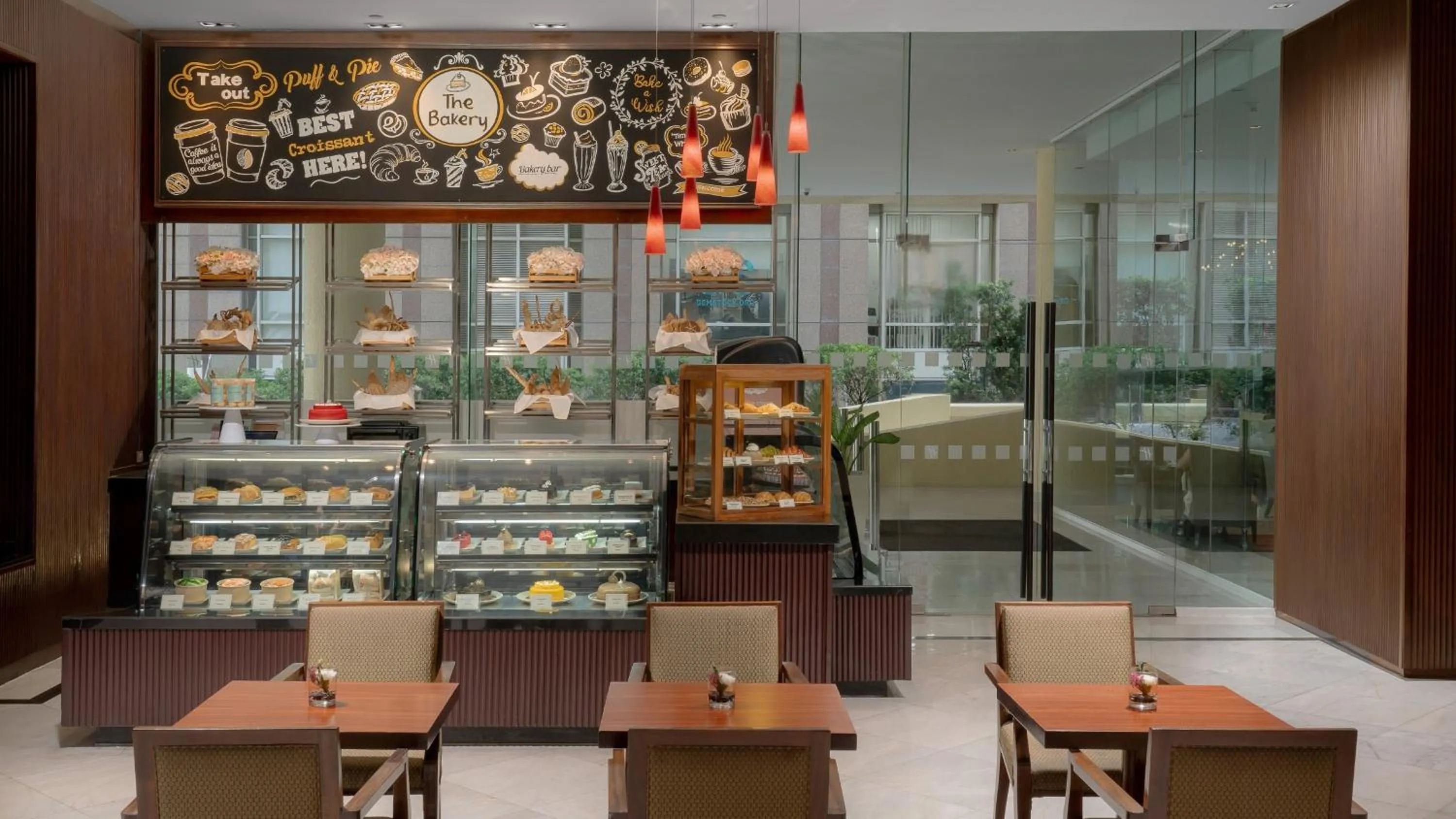 Coffee/tea facilities in Holiday Inn Bangkok Silom by IHG