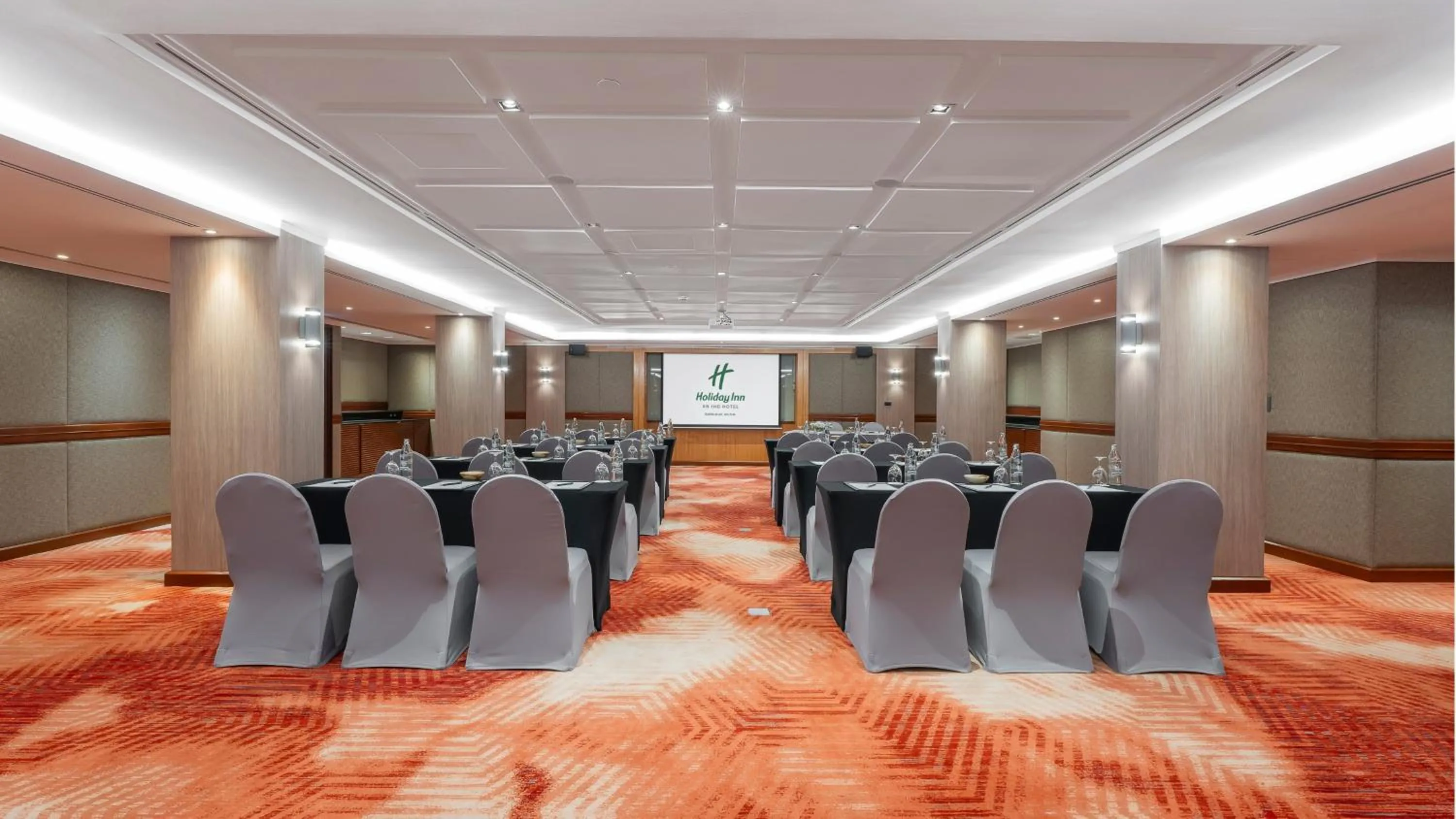 Meeting/conference room in Holiday Inn Bangkok Silom by IHG