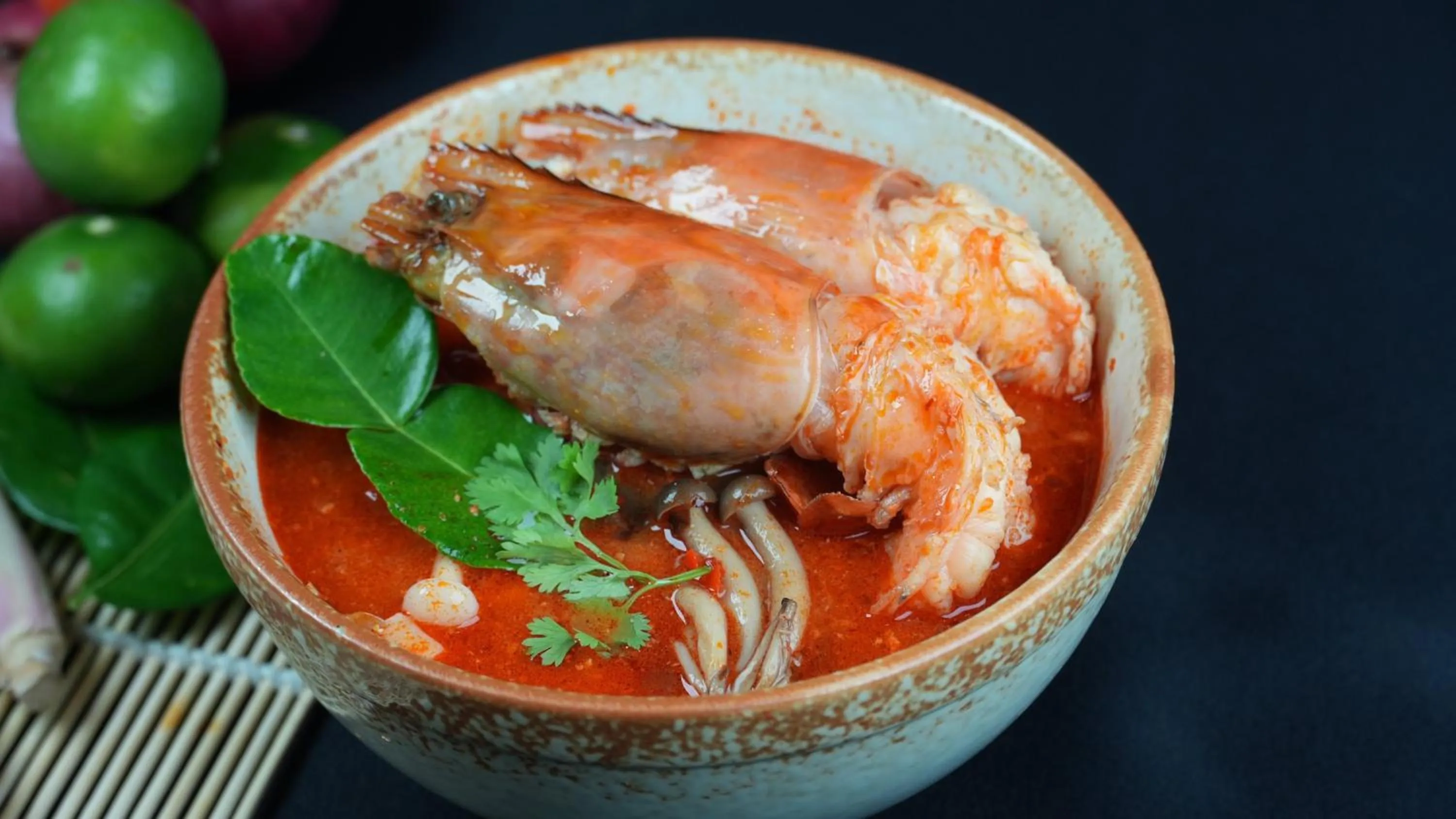 Restaurant/places to eat in Holiday Inn Bangkok Silom by IHG