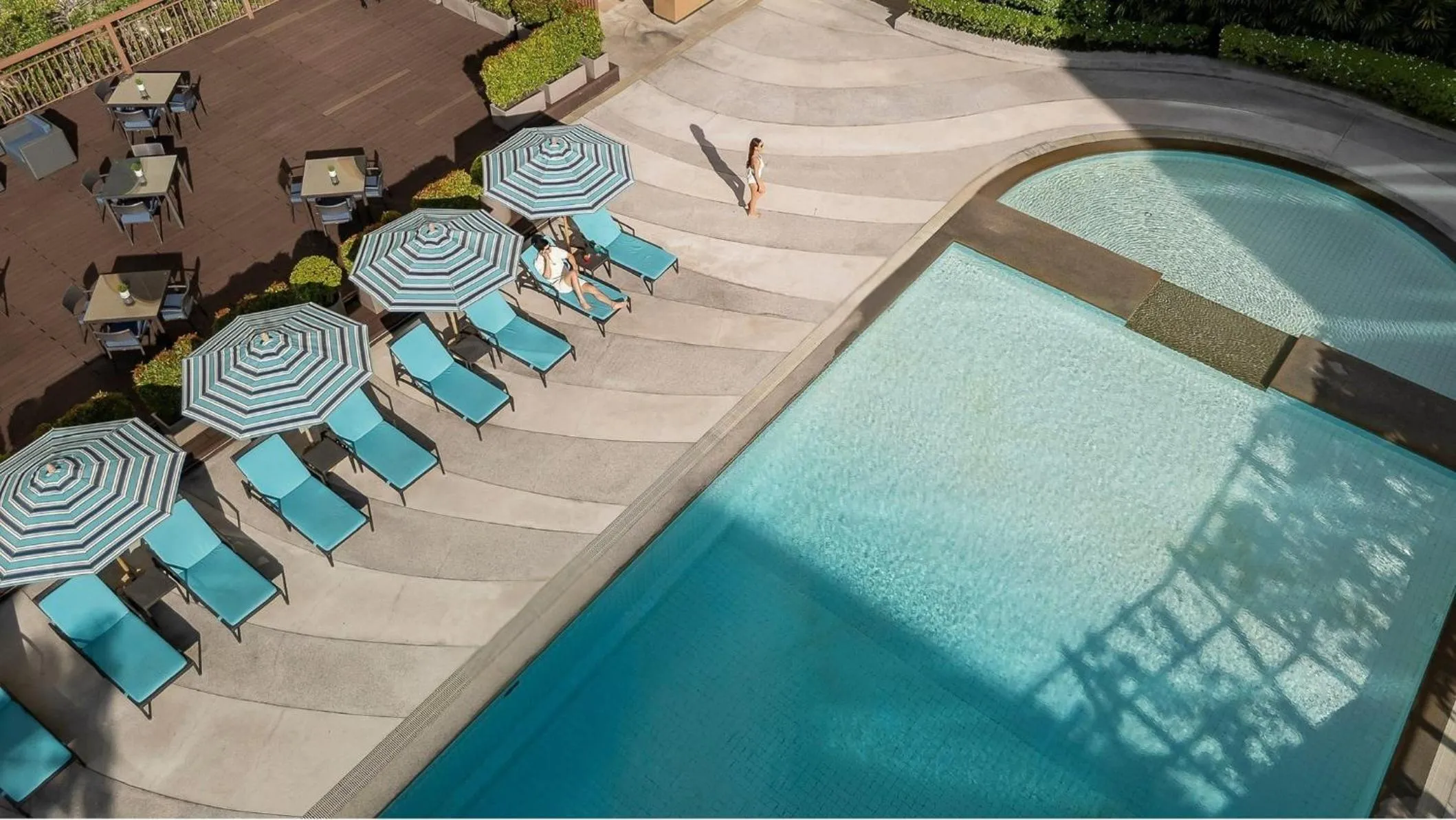 Swimming pool in Holiday Inn Bangkok Silom by IHG