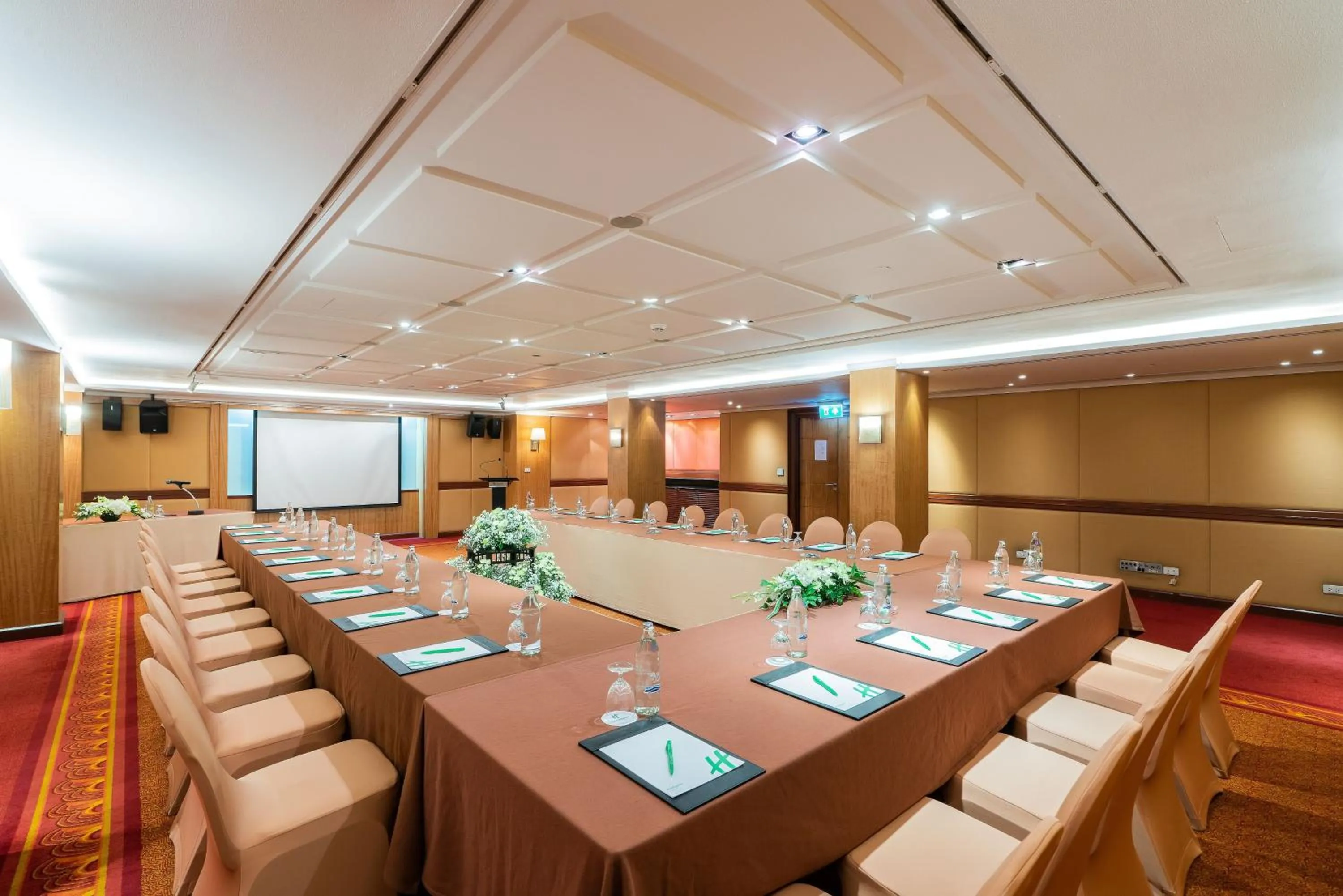 Meeting/conference room in Holiday Inn Bangkok Silom by IHG