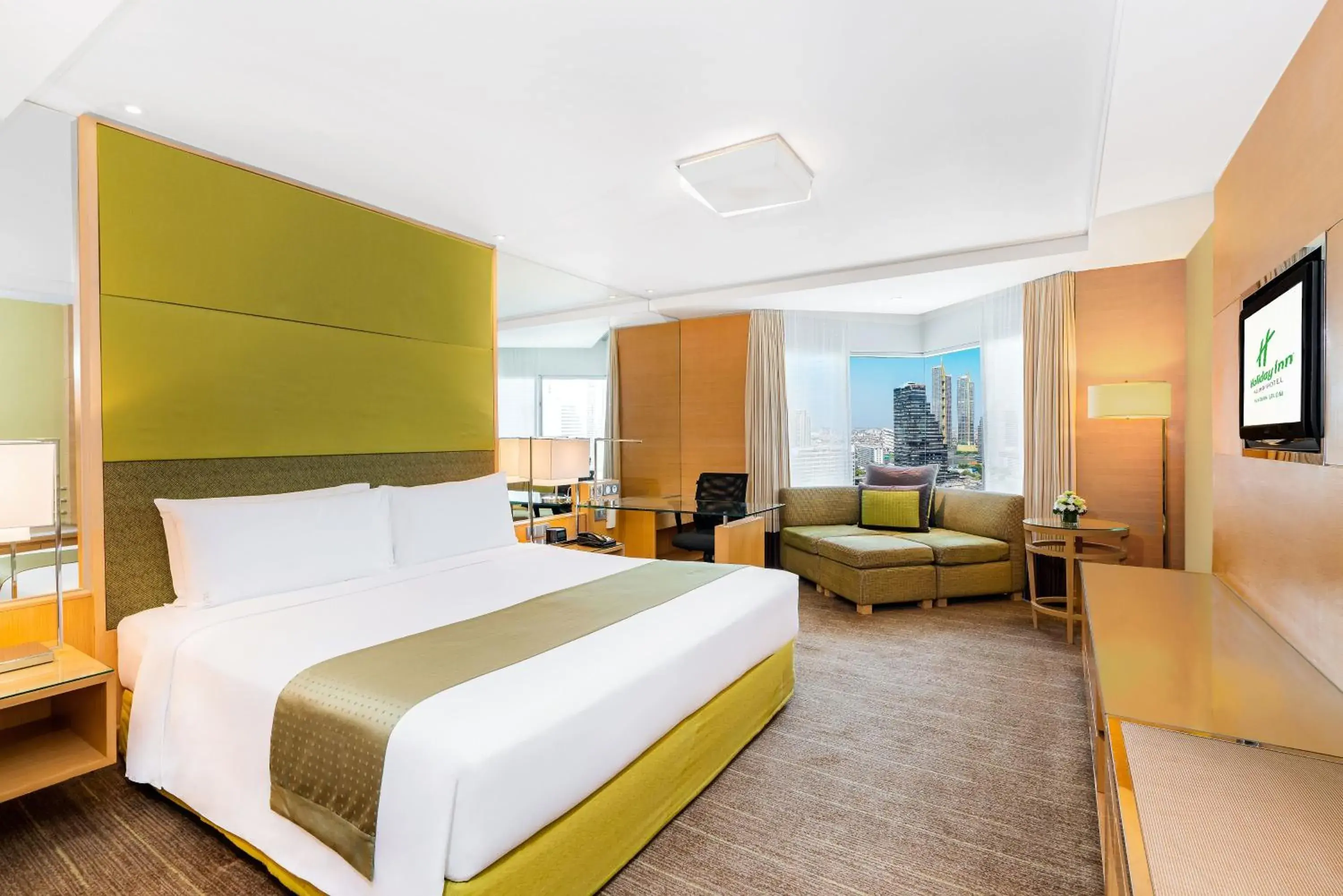 Premium King Room with City View - Non-Smoking in Holiday Inn Bangkok Silom by IHG Premium King Room with City View - Non-Smoking in Holiday Inn Bangkok Silom by IHG