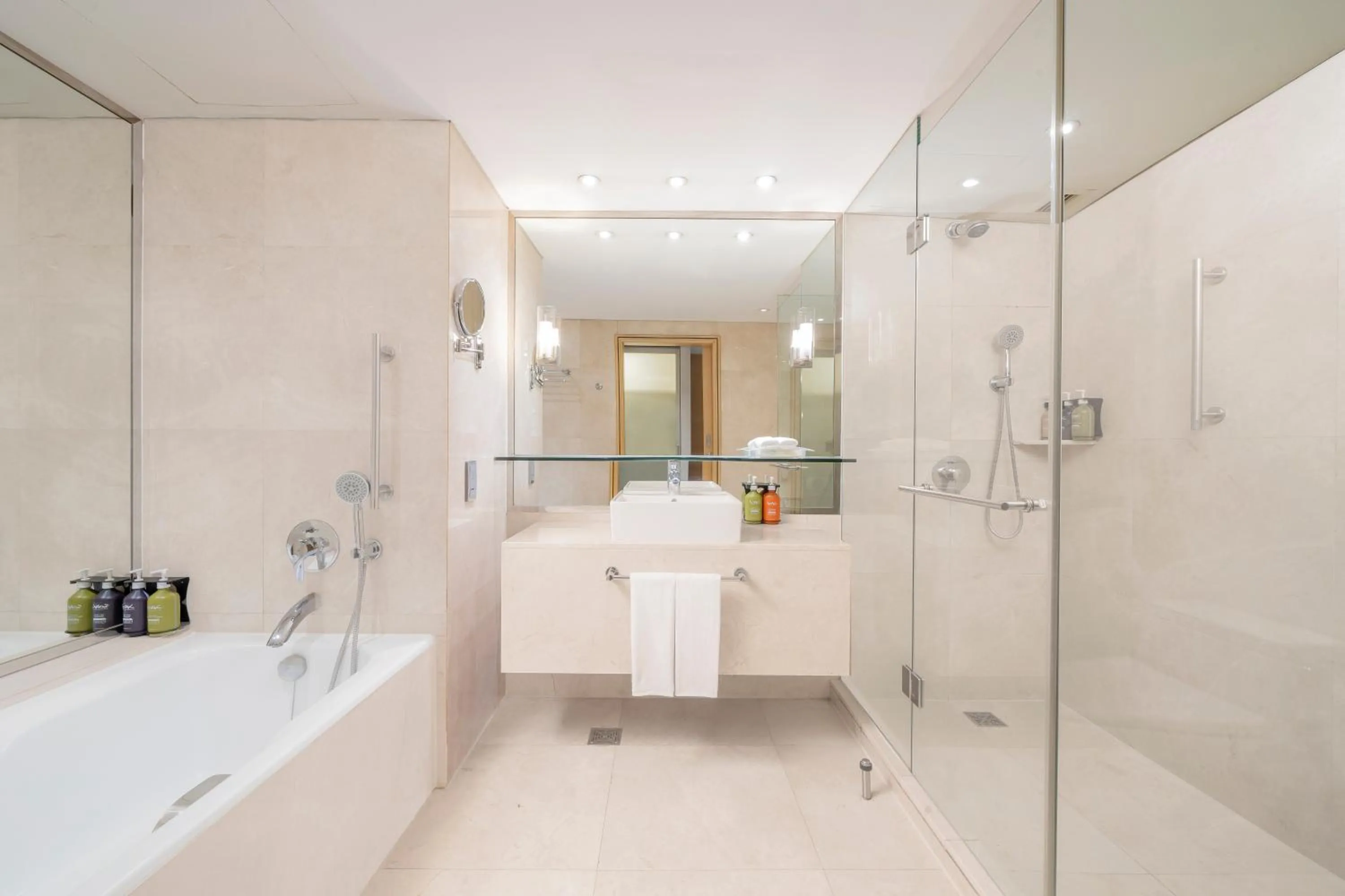 Bathroom in Holiday Inn Bangkok Silom by IHG