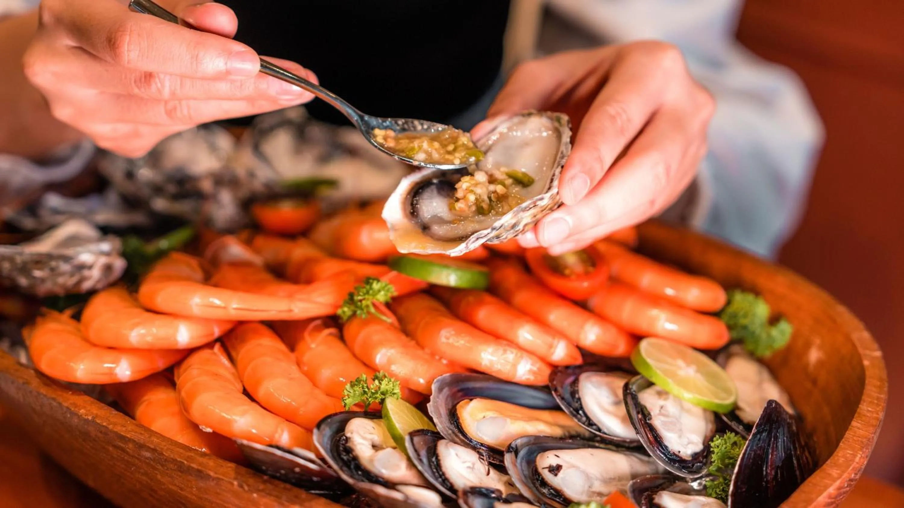 Restaurant/places to eat in Holiday Inn Bangkok Silom by IHG