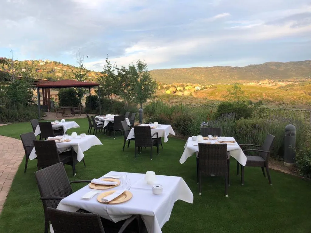 Restaurant/places to eat in Los Cinco Enebros