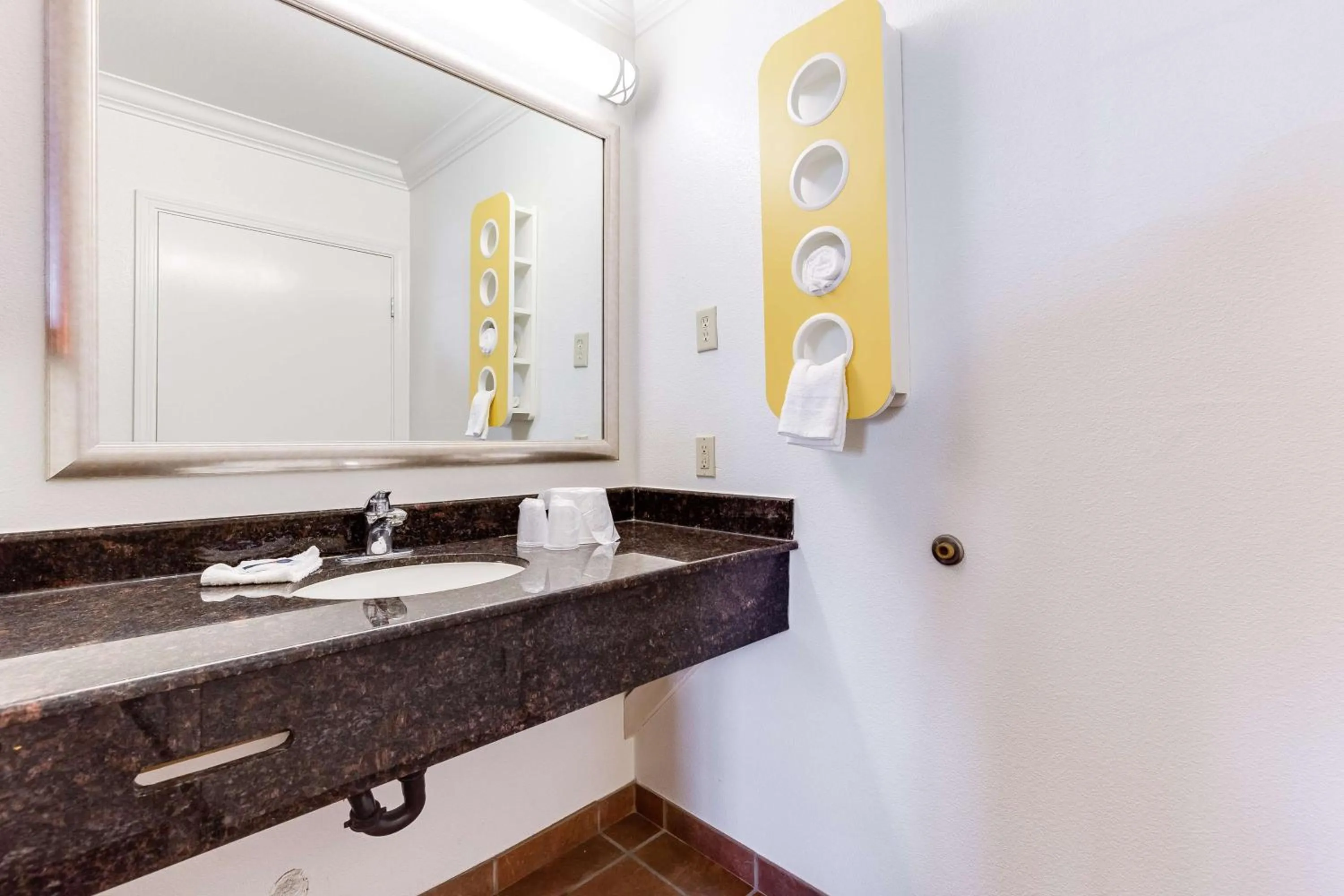 Bathroom in Motel 6-San Jose, CA - Convention Center