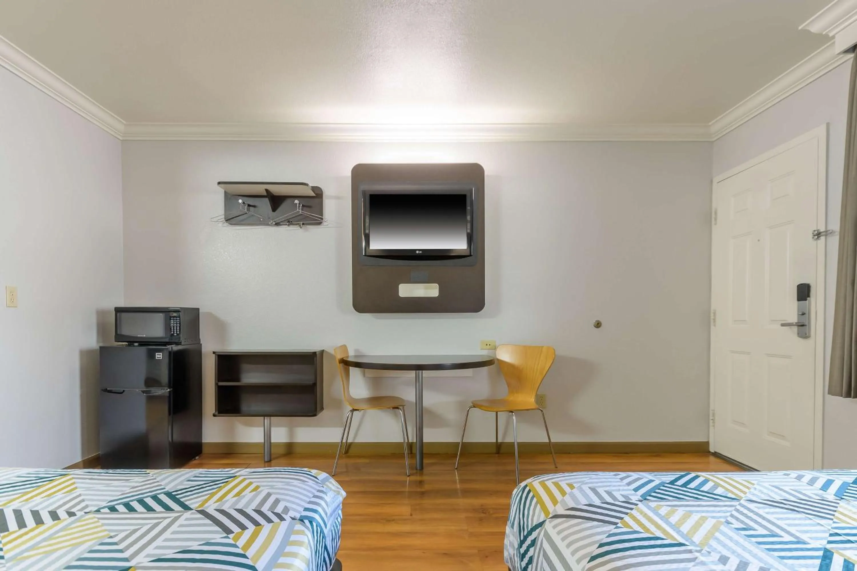 Bedroom, Bed in Motel 6-San Jose, CA - Convention Center