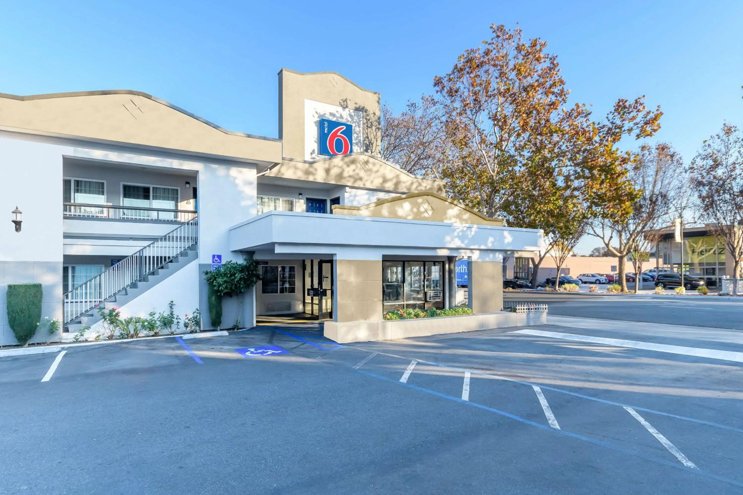 Property building in Motel 6-San Jose, CA - Convention Center