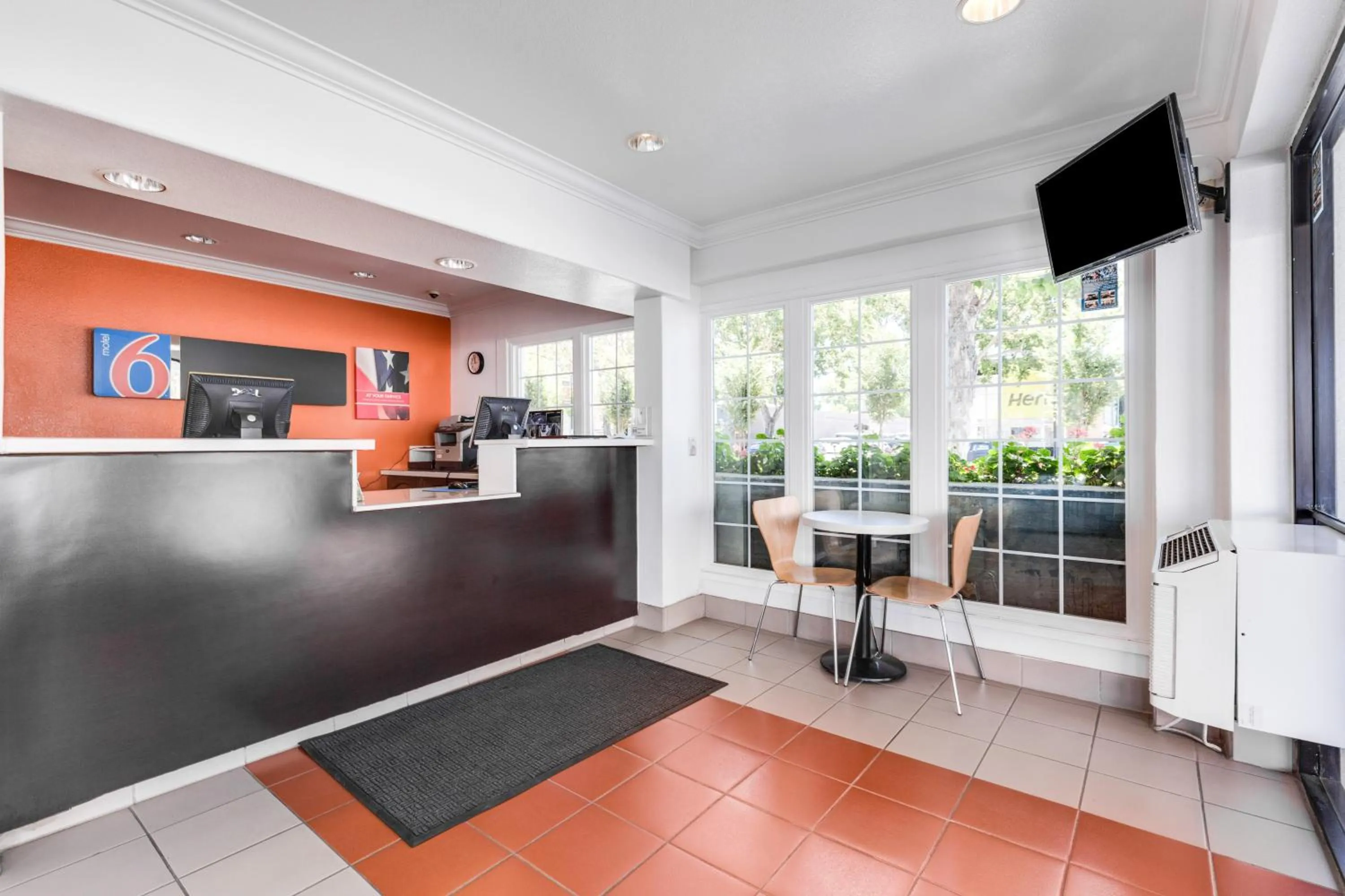 Lobby or reception in Motel 6-San Jose, CA - Convention Center