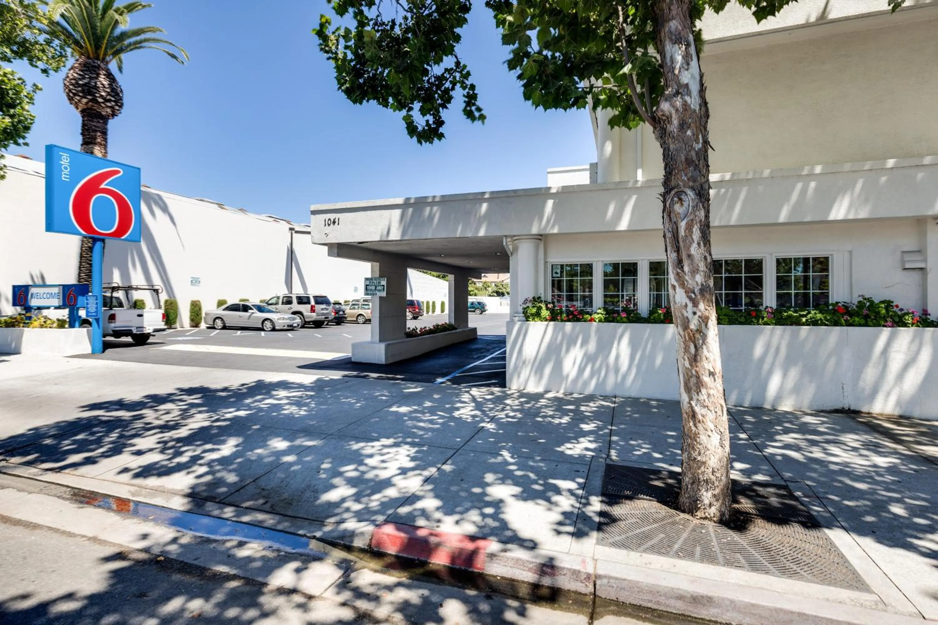 Property logo or sign in Motel 6-San Jose, CA - Convention Center