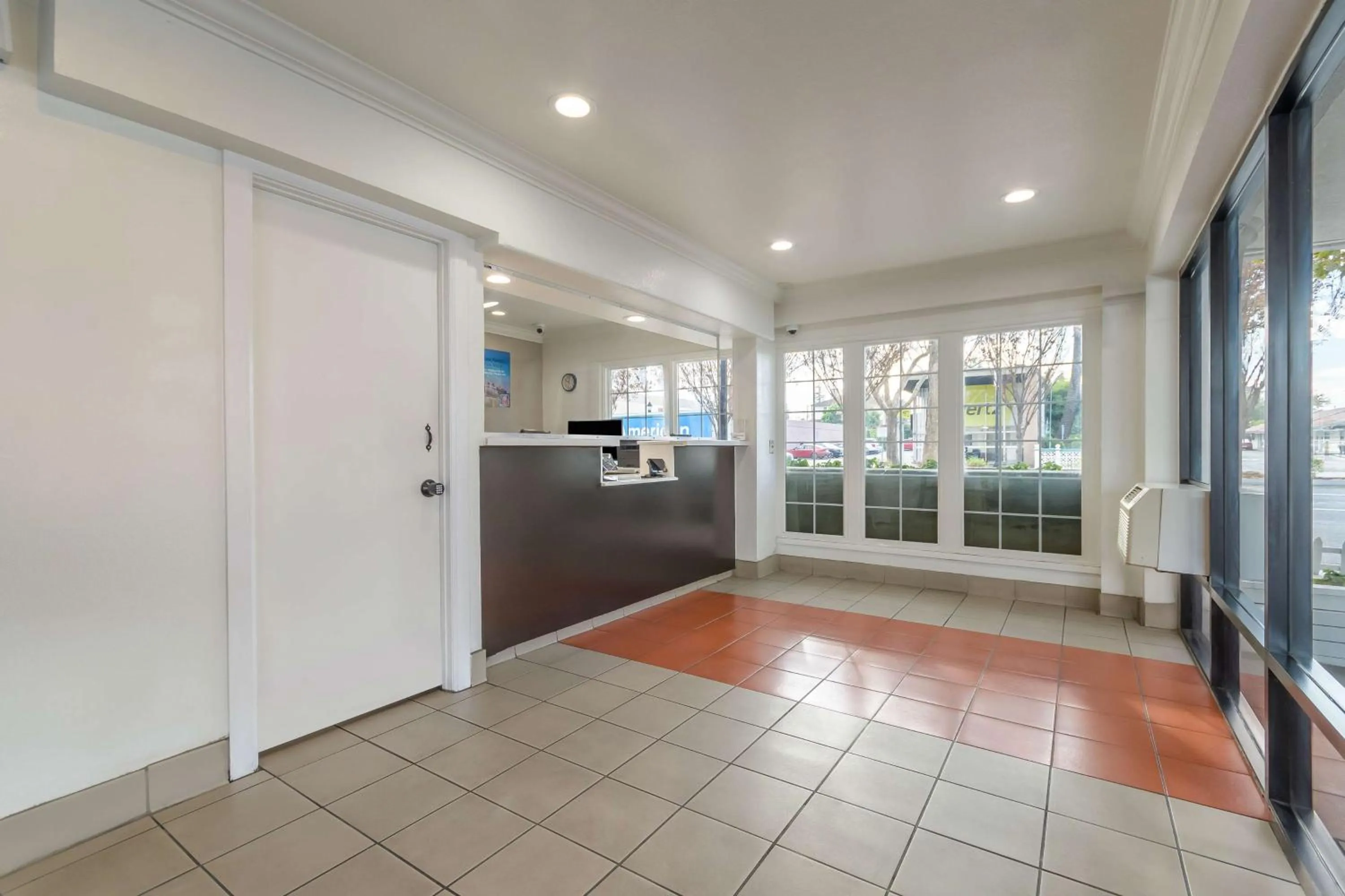 Lobby or reception in Motel 6-San Jose, CA - Convention Center