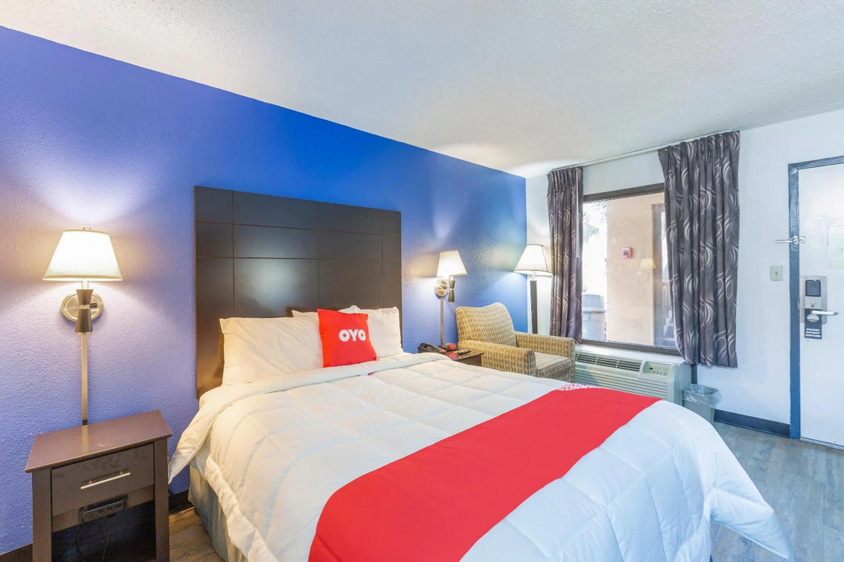 Bedroom in OYO Hotel Baton Rouge Mid City