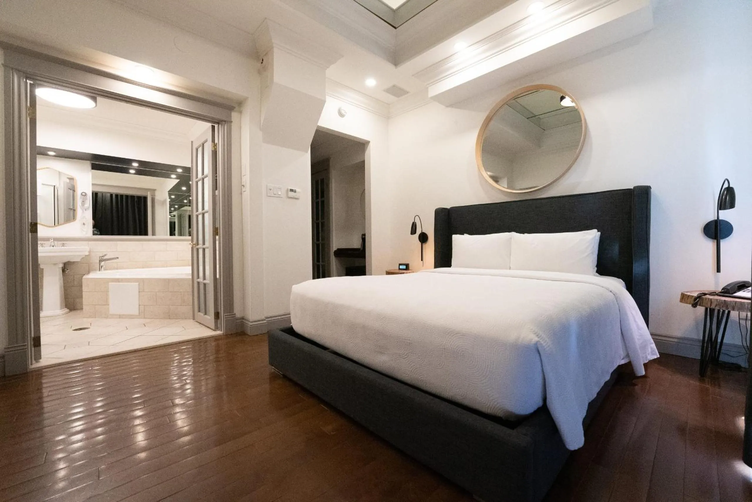 Bed in Hôtel Le Rivage