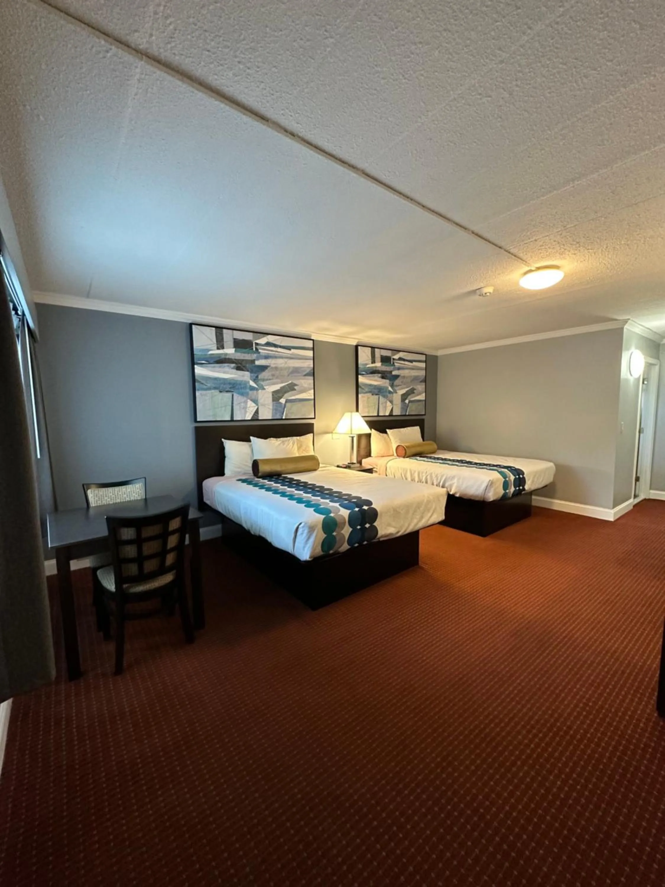 Bed in Rodeway Inn Orleans - Cape Cod