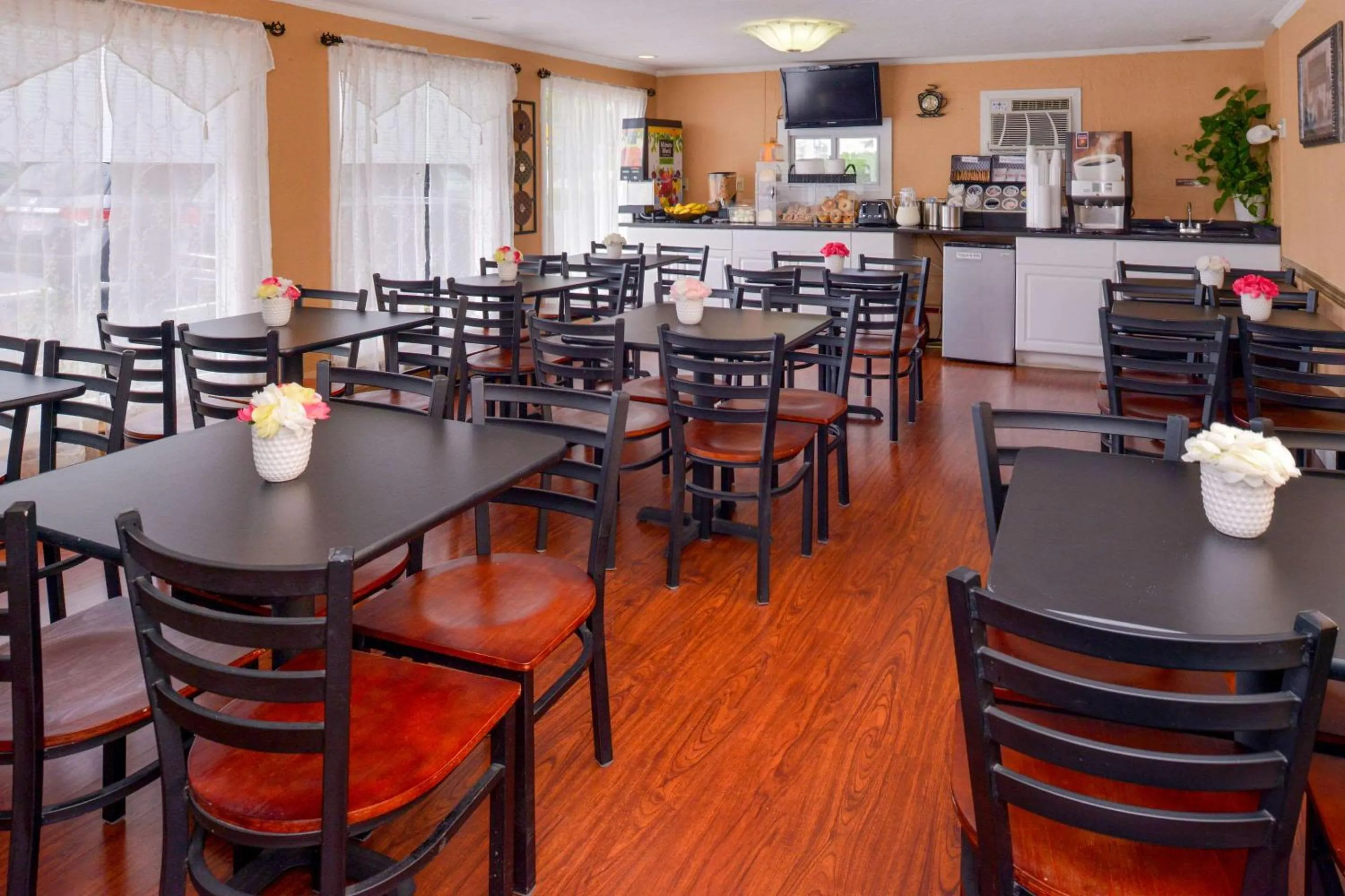 Restaurant/places to eat in Rodeway Inn Orleans - Cape Cod