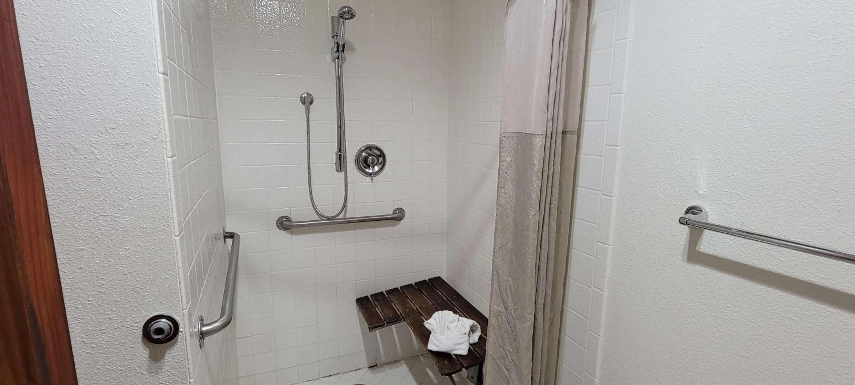 Bathroom in Motel 6-Santa Nella, CA - Los Banos