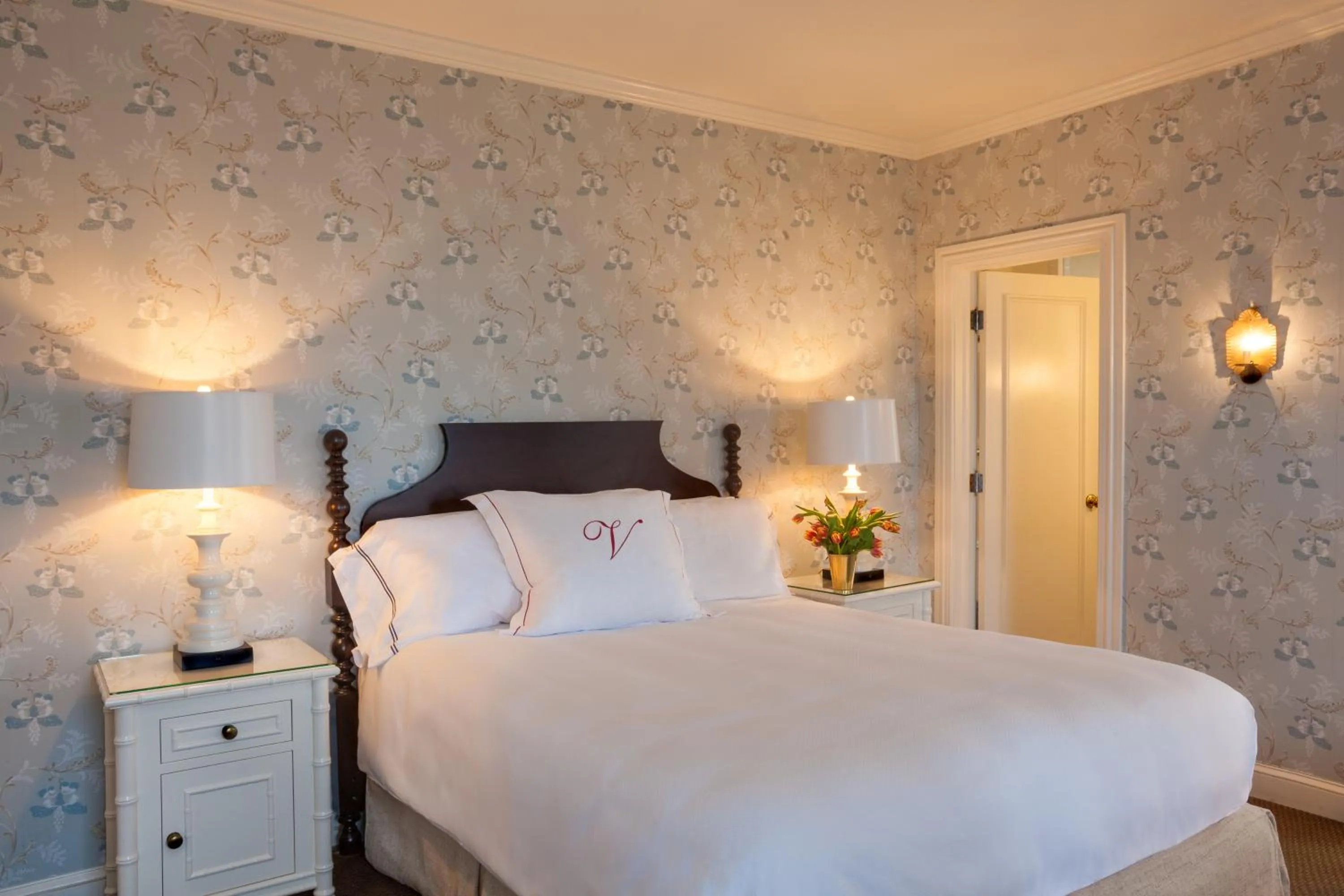 Bed in The Virginia and Cottages