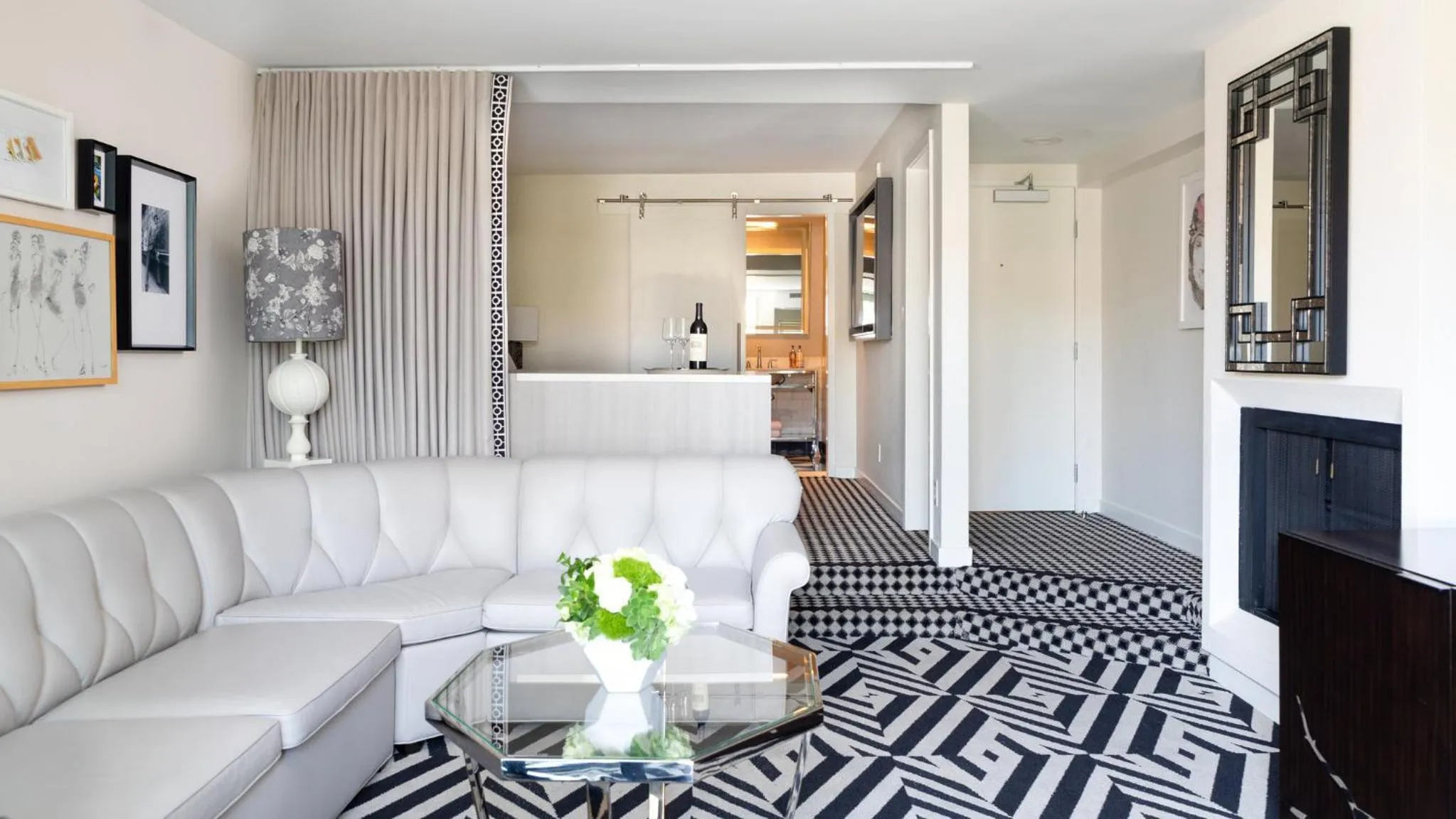 Photo of the whole room in Chamberlain West Hollywood