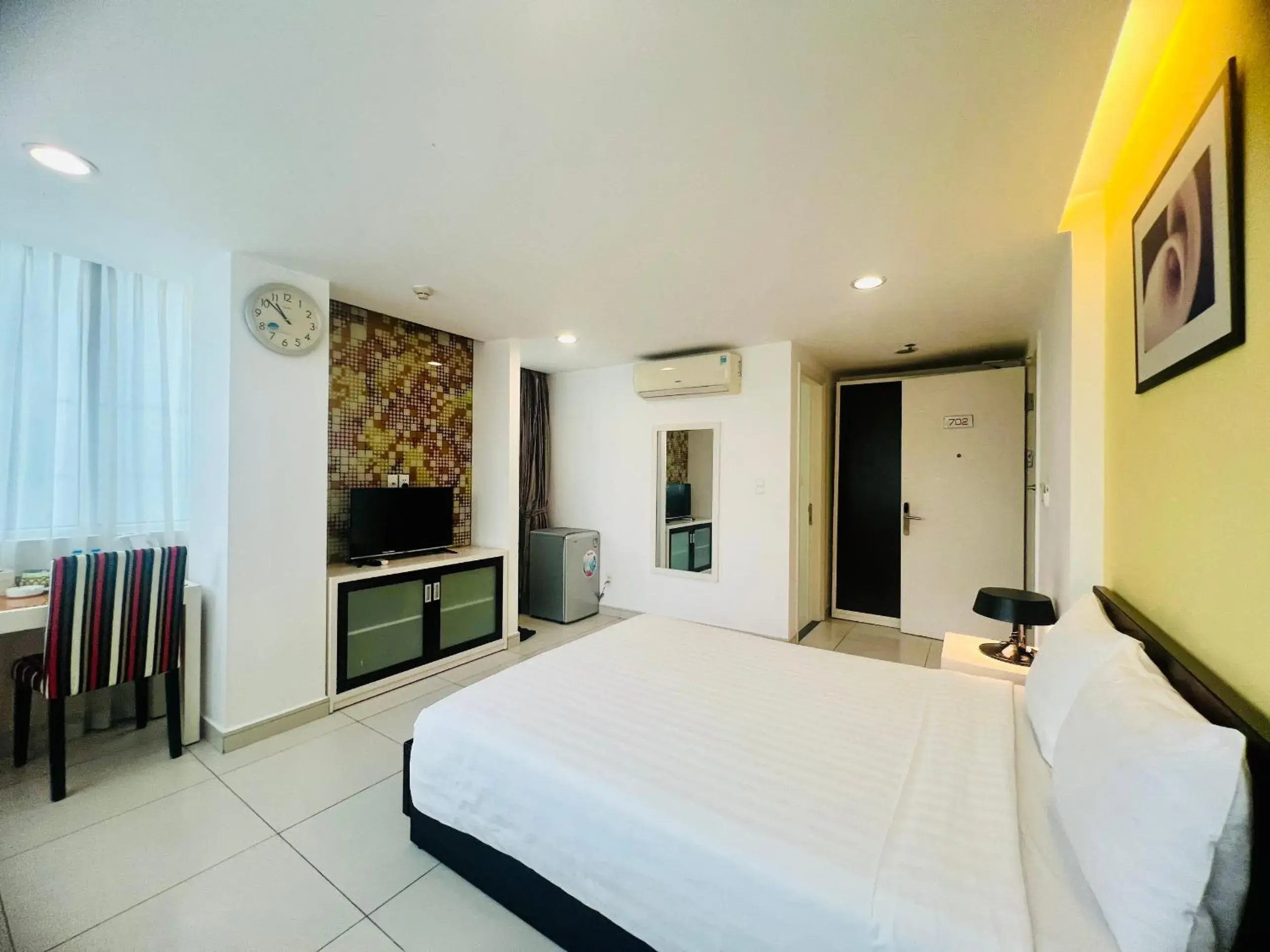 Deluxe Double Room in Minh Khang Hotel Deluxe Double Room in Minh Khang Hotel