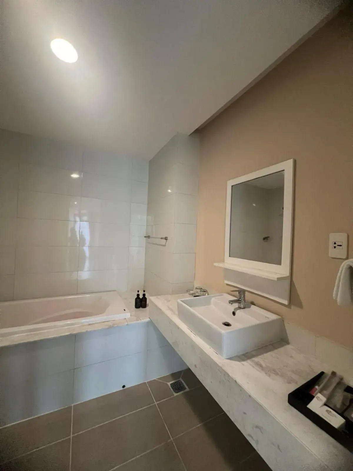 Deluxe Triple Room in Minh Khang Hotel Deluxe Triple Room in Minh Khang Hotel