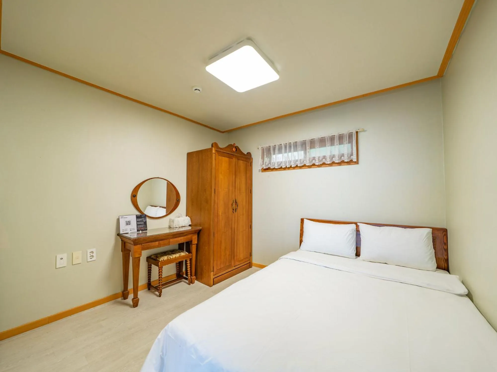 Bedroom, Bed in Four Season Pension