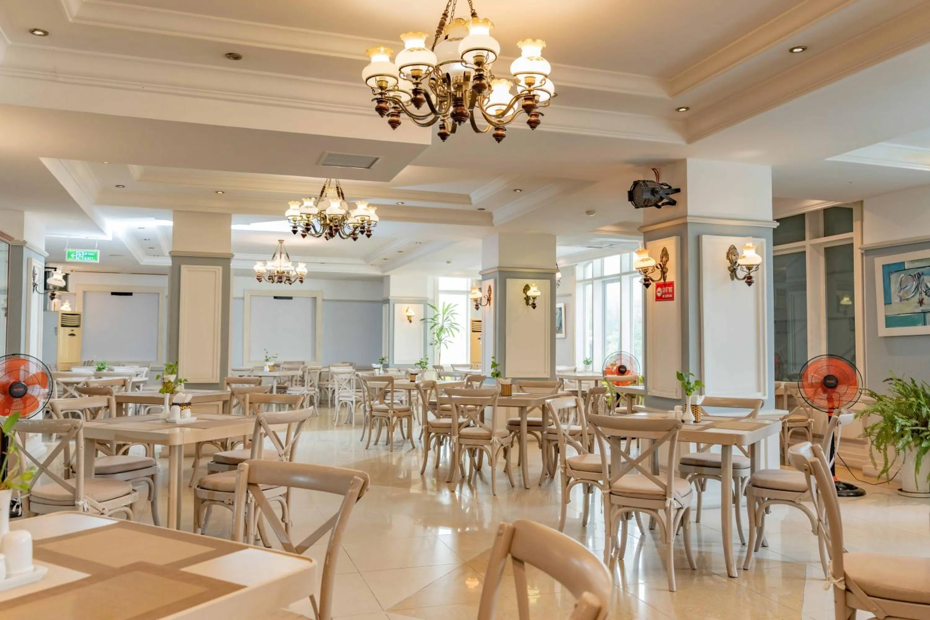 Restaurant/places to eat in Rembrandt Hotel Nha Trang