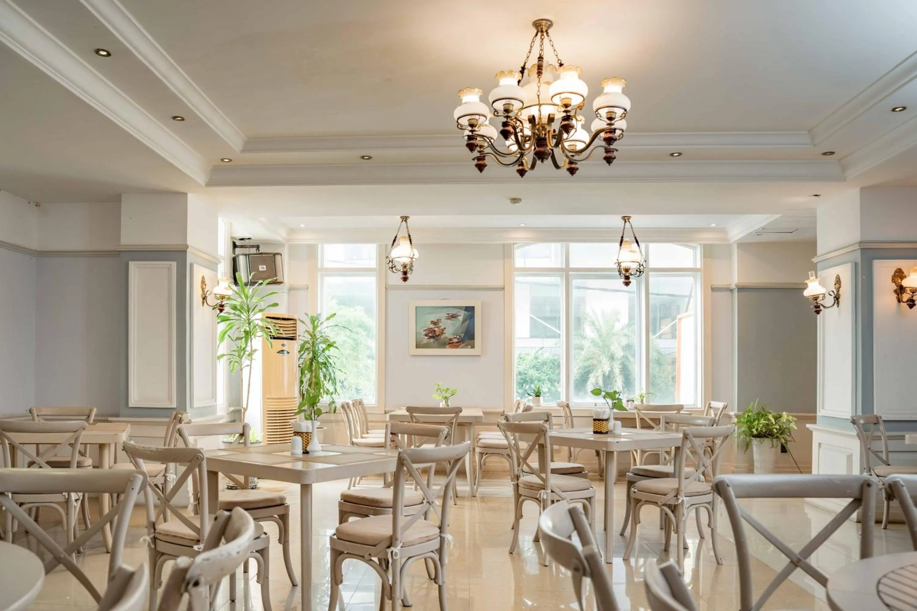 Restaurant/places to eat in Rembrandt Hotel Nha Trang