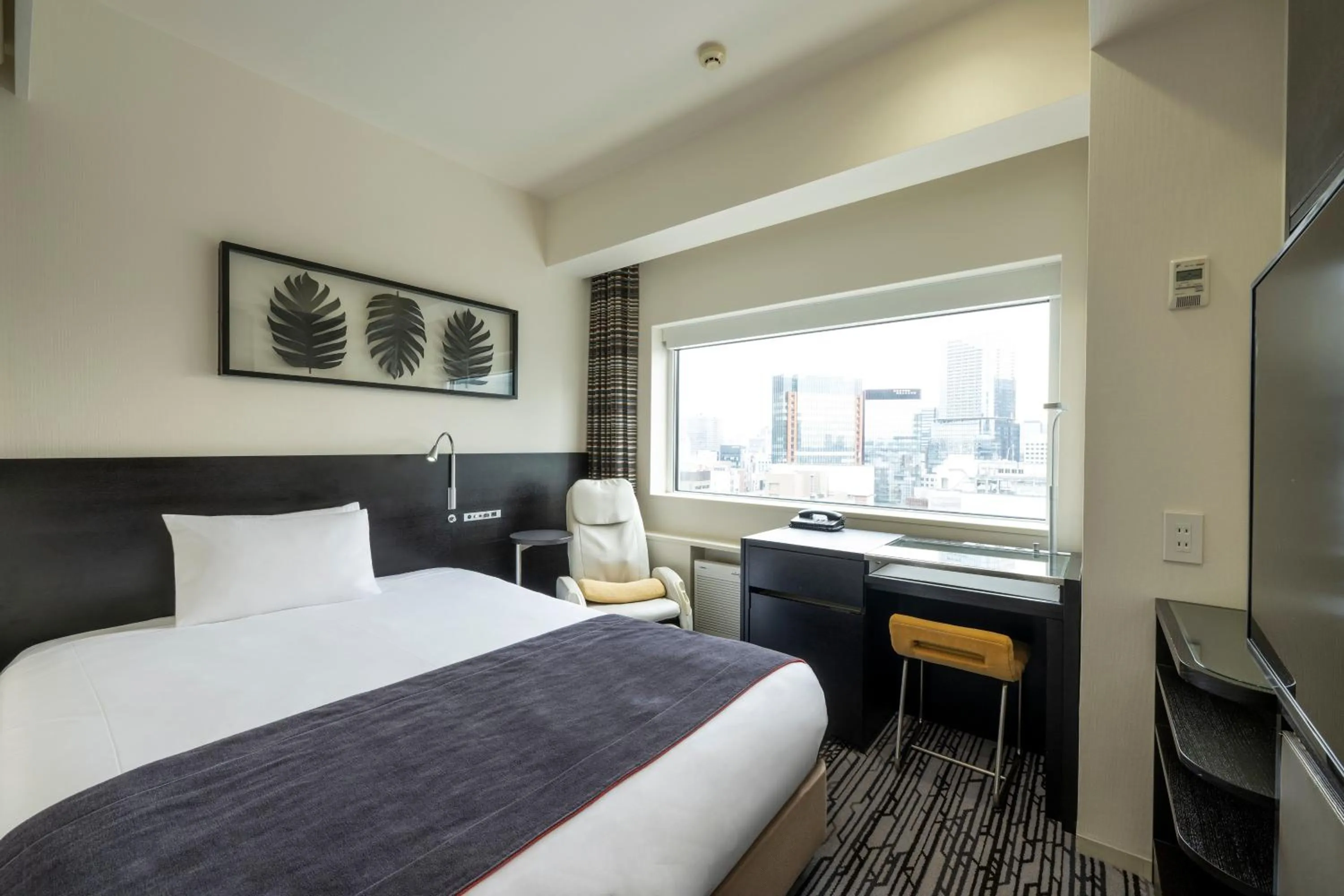 Photo of the whole room, Bed in remm Akihabara