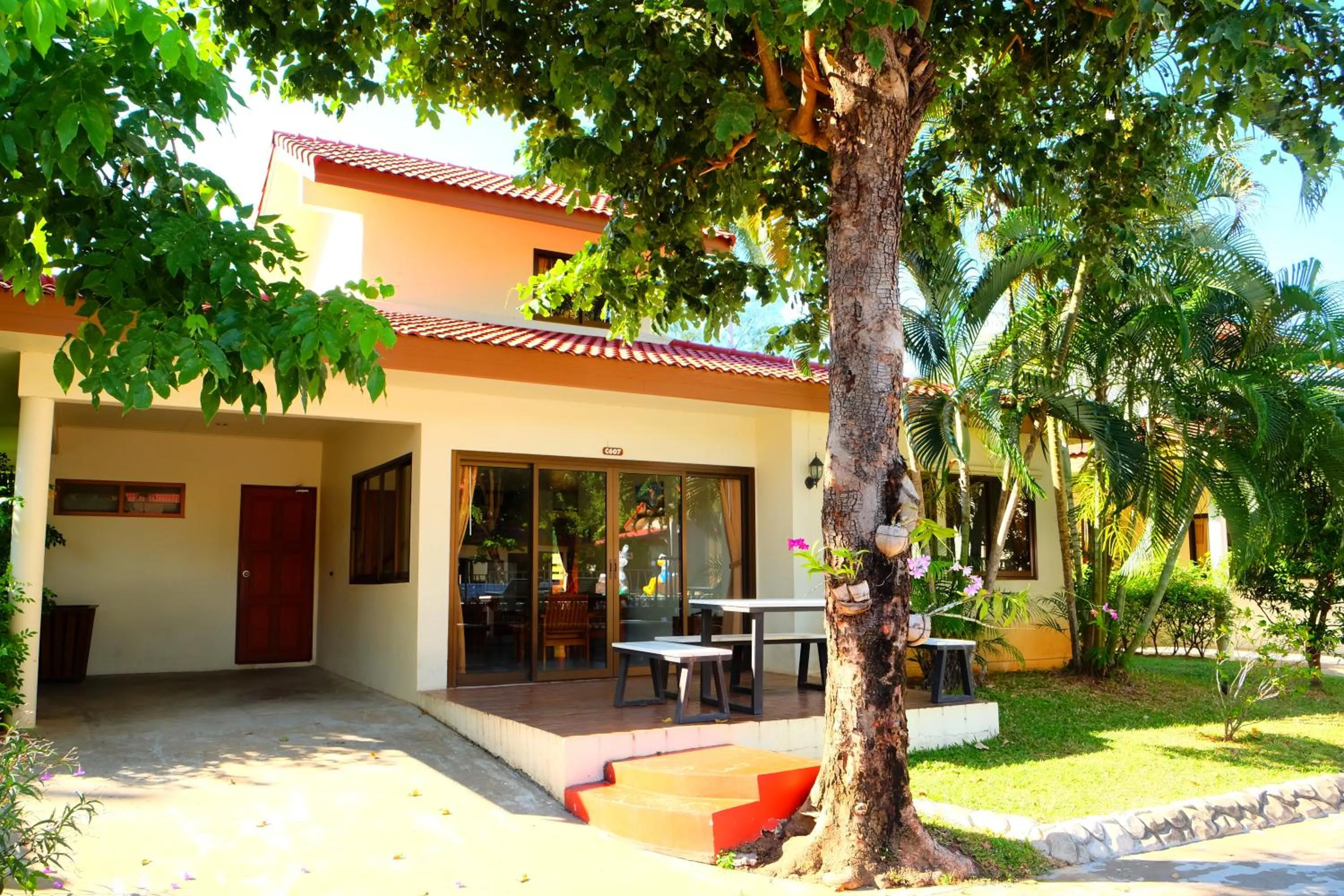 Property building in New Travel Beach Hotel & Resort