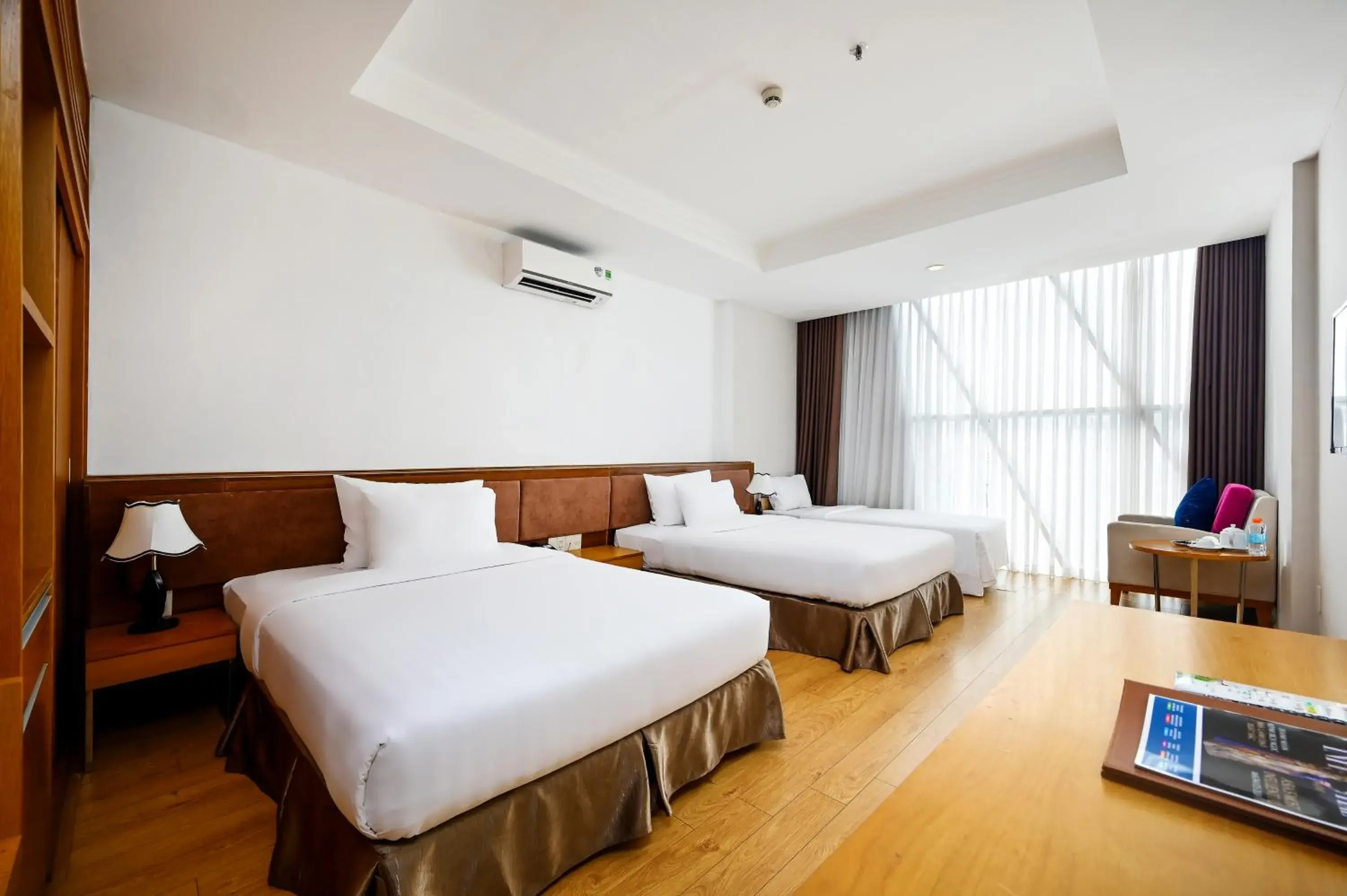 Premium Deluxe Twin Room in TTC Hotel Deluxe Airport Premium Deluxe Twin Room in TTC Hotel Deluxe Airport